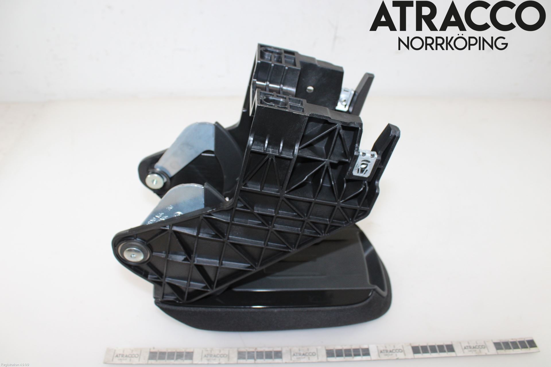 Skoda SCALA 19- Inredning Armstöd