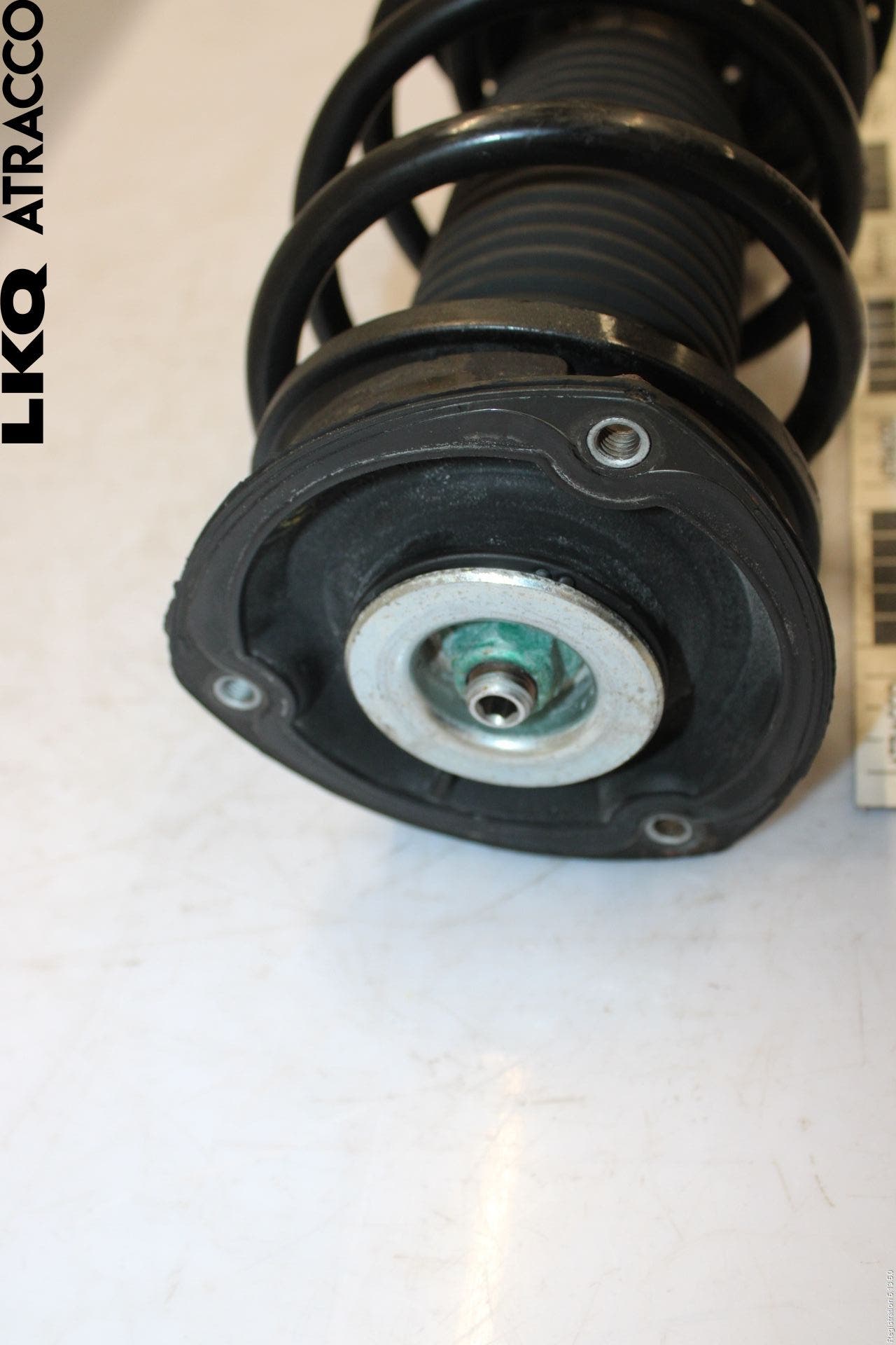 Volkswagen VW GOLF SPORTSVAN 15-20 Fjäderben Fram Vänster