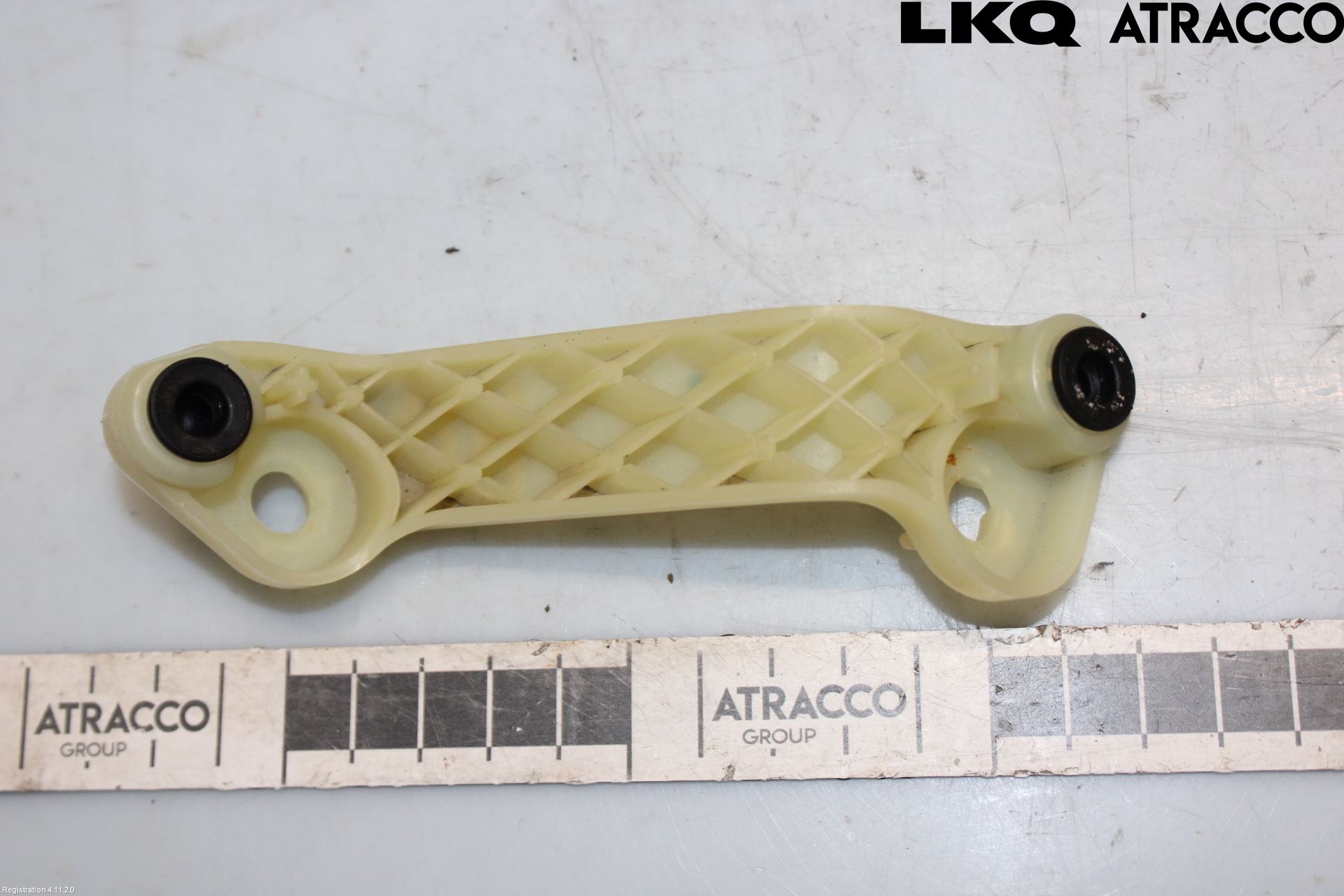 Audi A6/S6     05-11 Stötfångarfäste Bak Hö