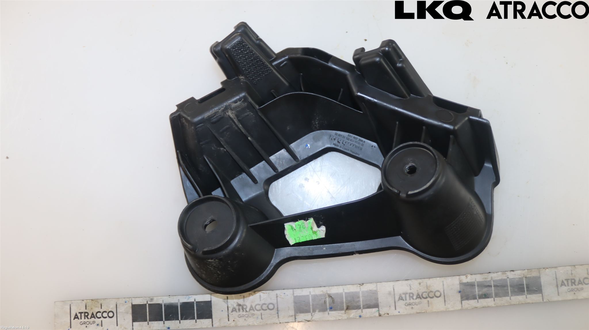 Skoda SCALA 19- Stötfångarfäste Bak Hö