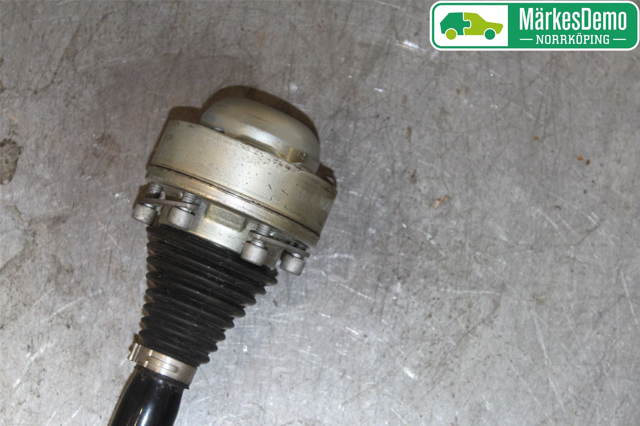 Audi A4/S4 B9 20- Drivaxel Bak Höger