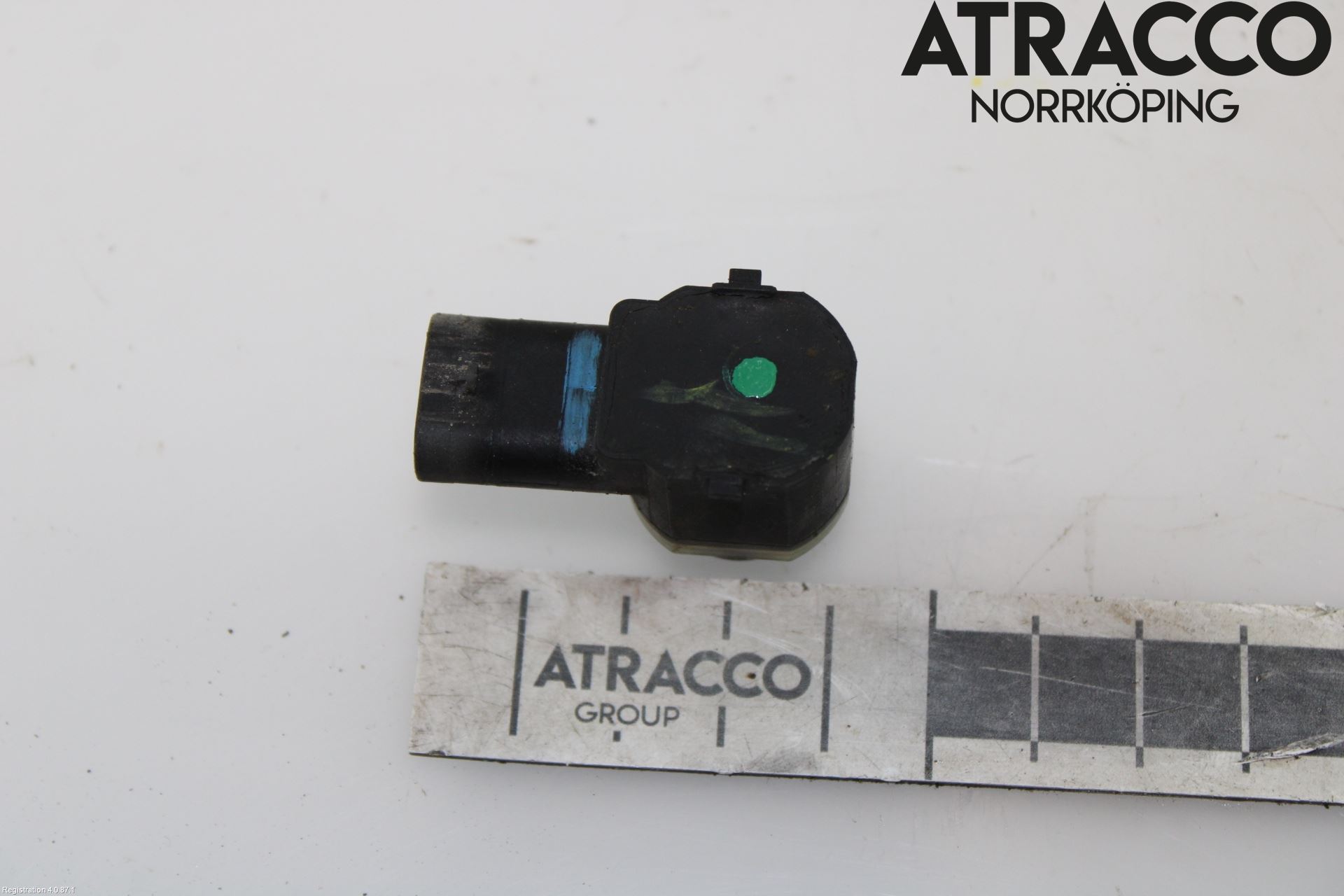 Jaguar XE (X760) 15-24 Parkeringshjälp Frontsensor