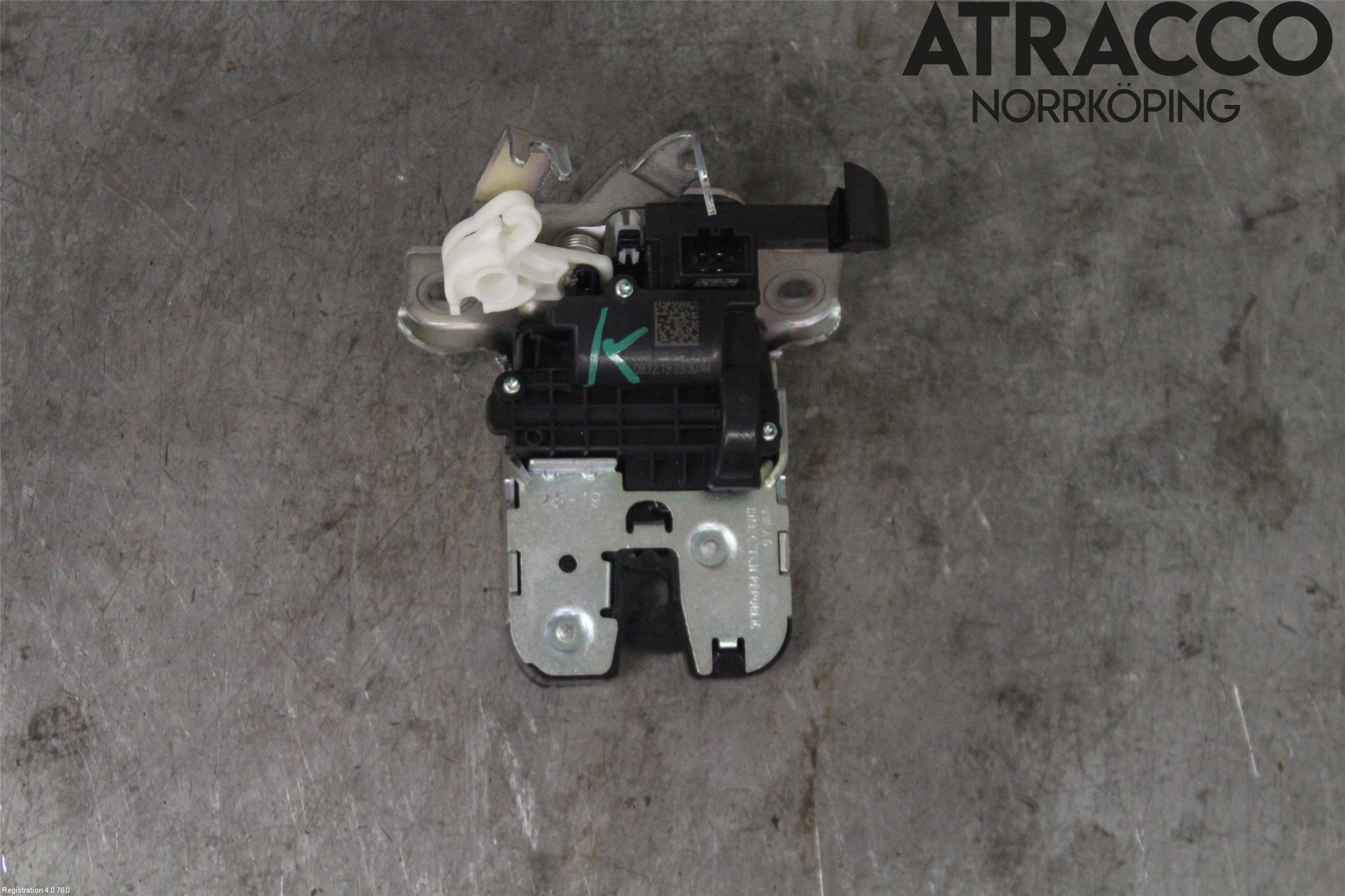 Audi A6 F2/C8 19- Låskista Baklucka