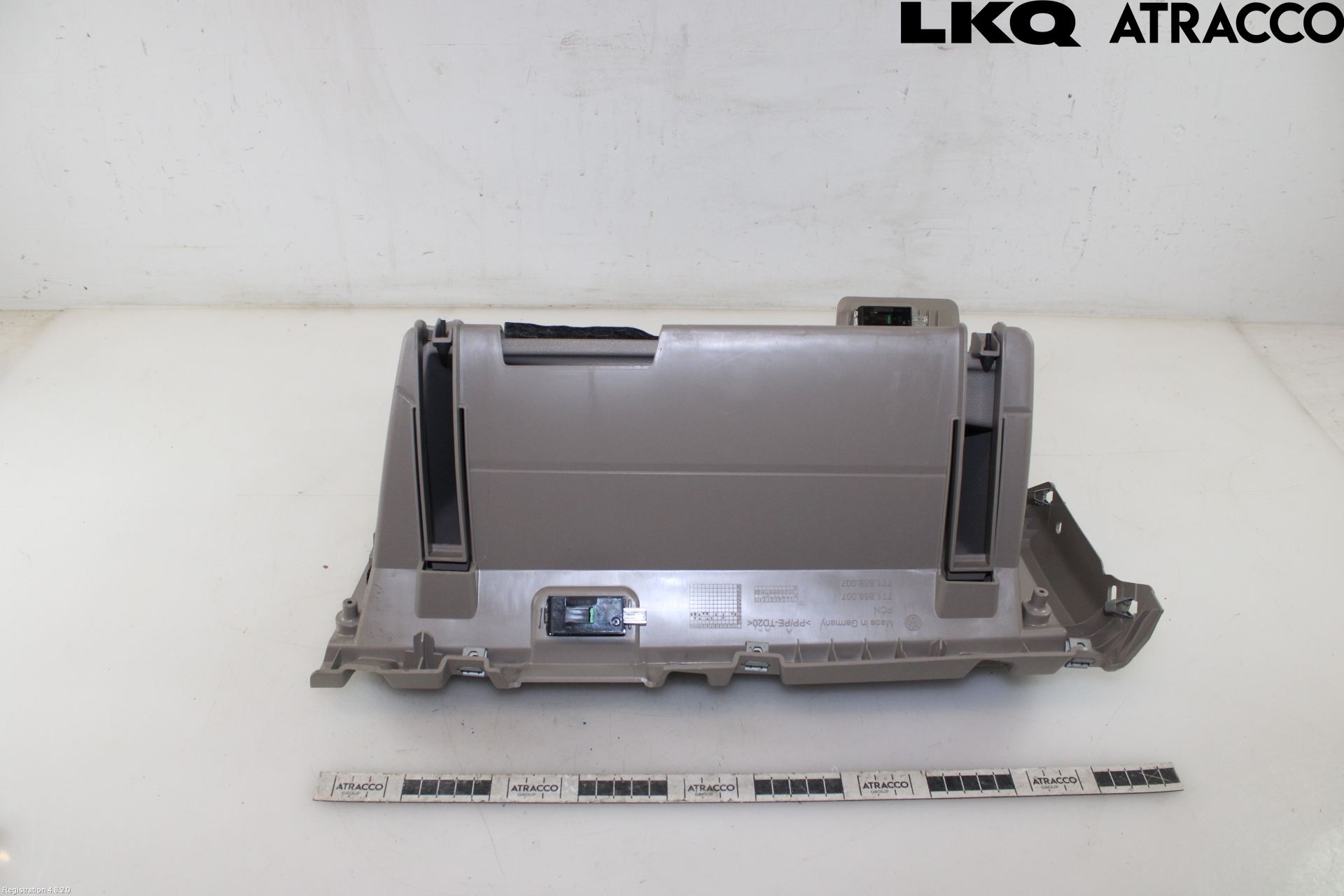 Volkswagen VW TRANSP/CARAVELLE (T7) 22-24 Handskfack