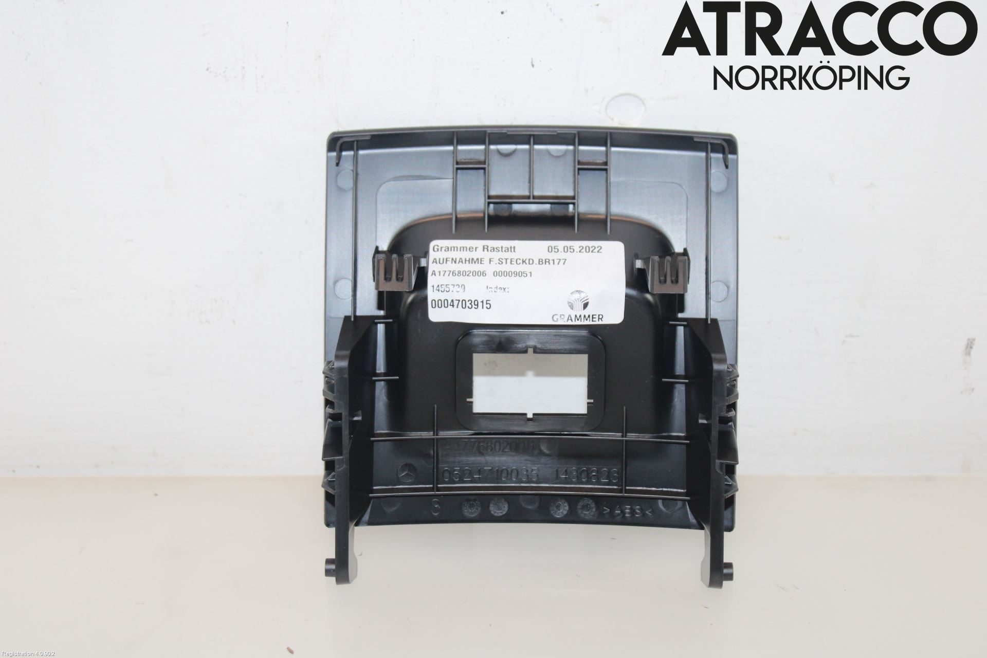 Mercedes-Benz MB GLA-KLASS (H247) 20- Instrumentkonsoll Mitt