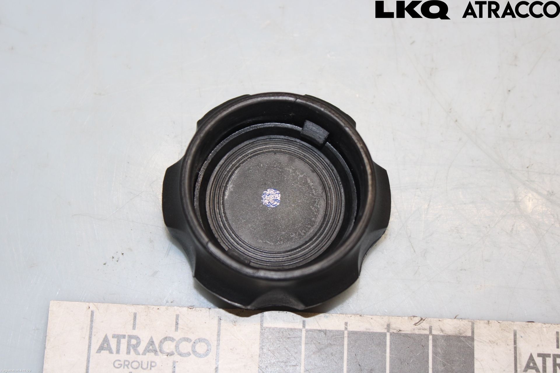 Kia CARENS III 13-19 Expansionstank Lock