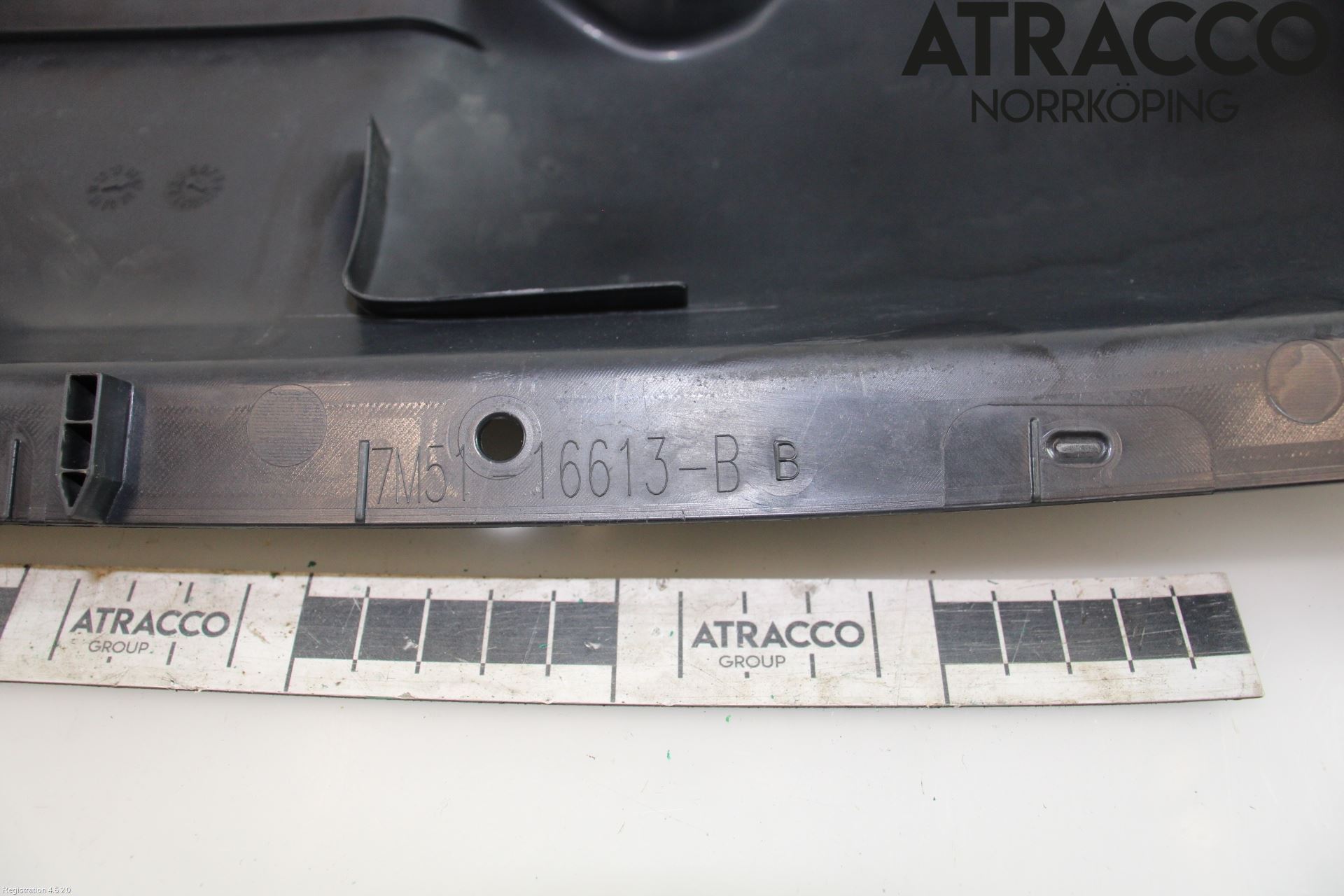 Ford FOCUS     04-07 Deflektor Plåt-Plast Kylning