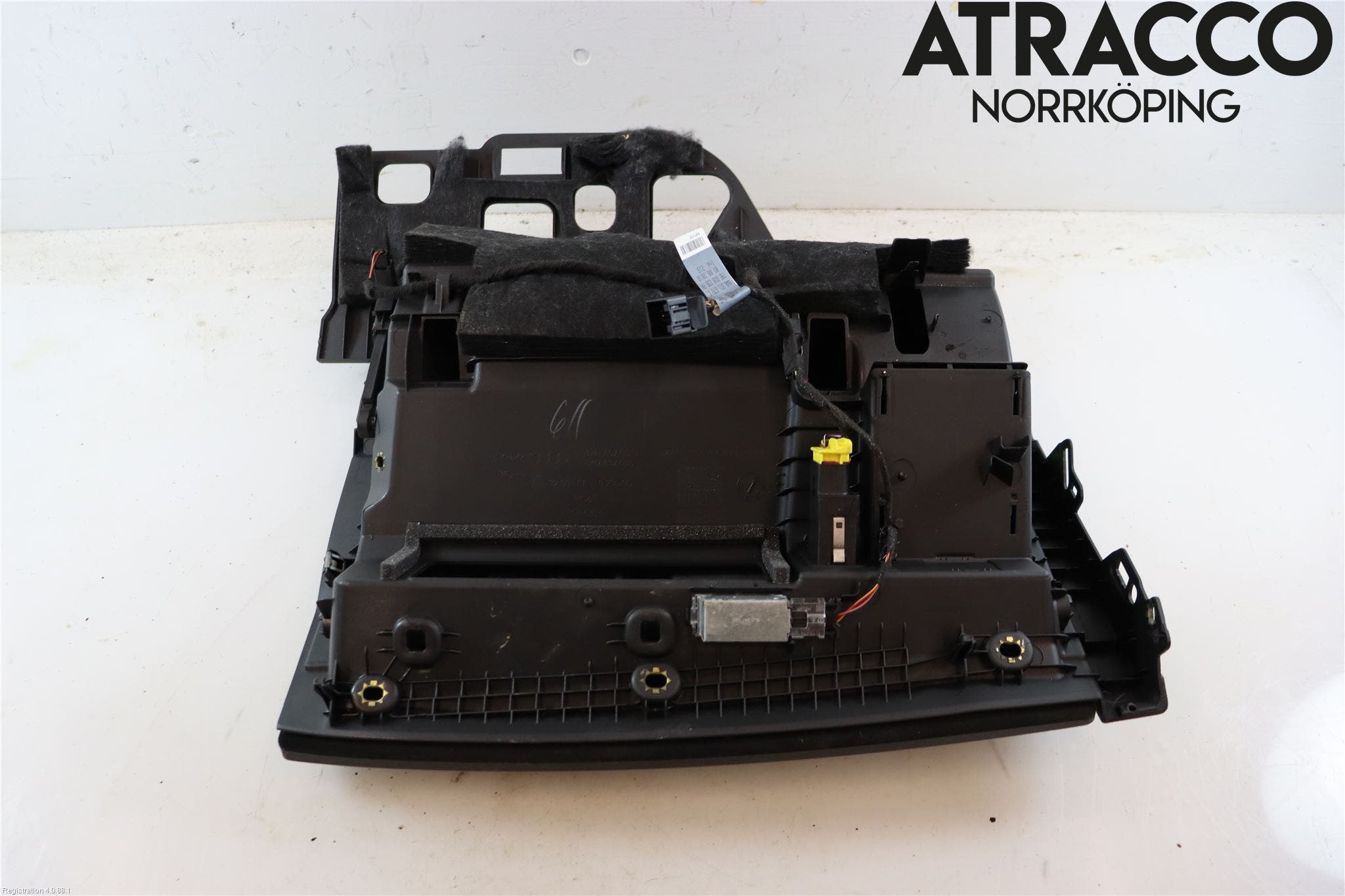 Audi A4/S4 B9 20- Handskfack