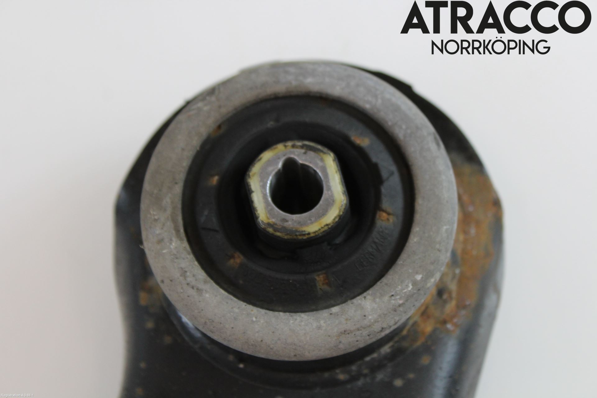 Skoda SUPERB 16-24 Bärarm Bak Höger