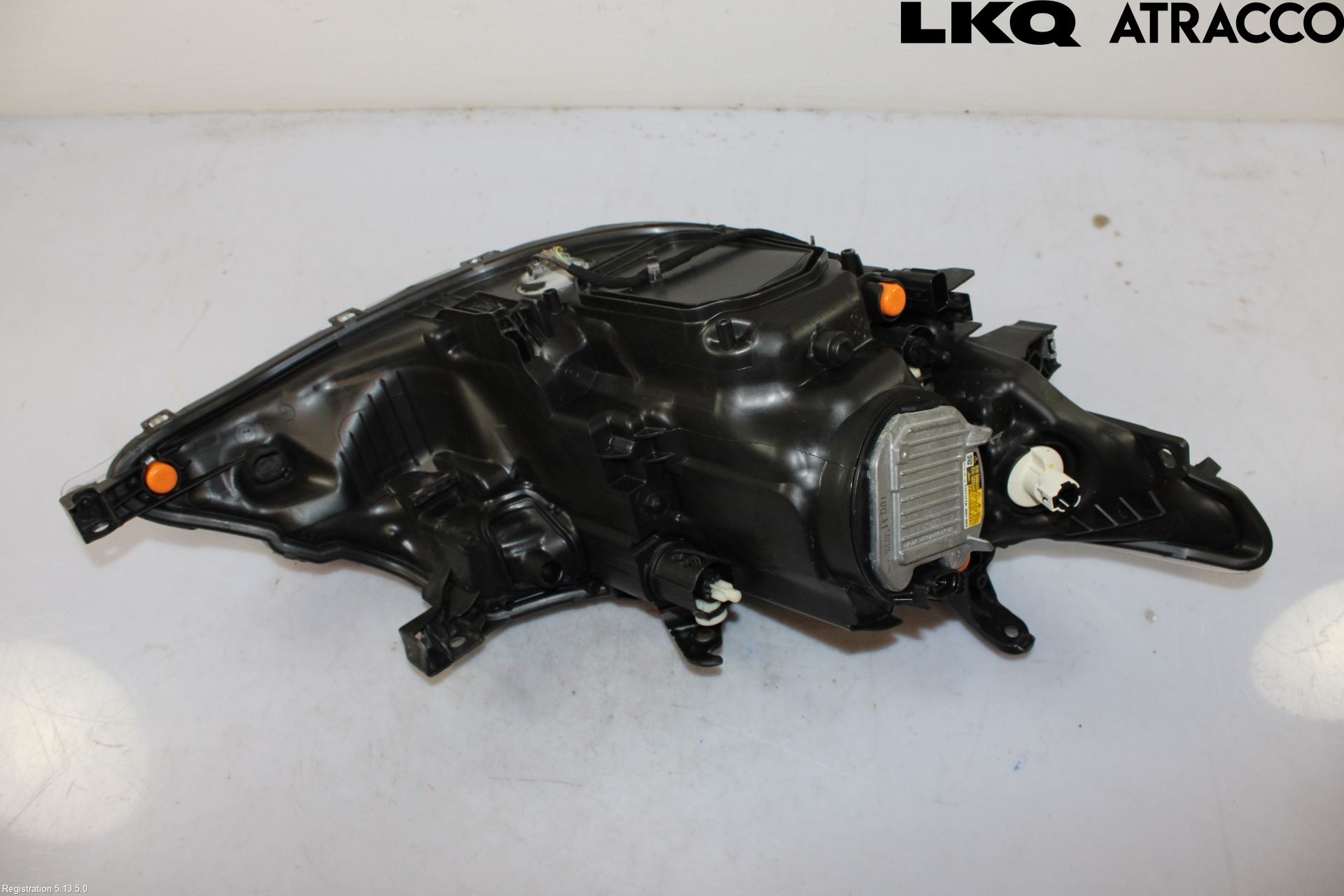 Toyota AURIS 13-19 Strålkastare Vänster