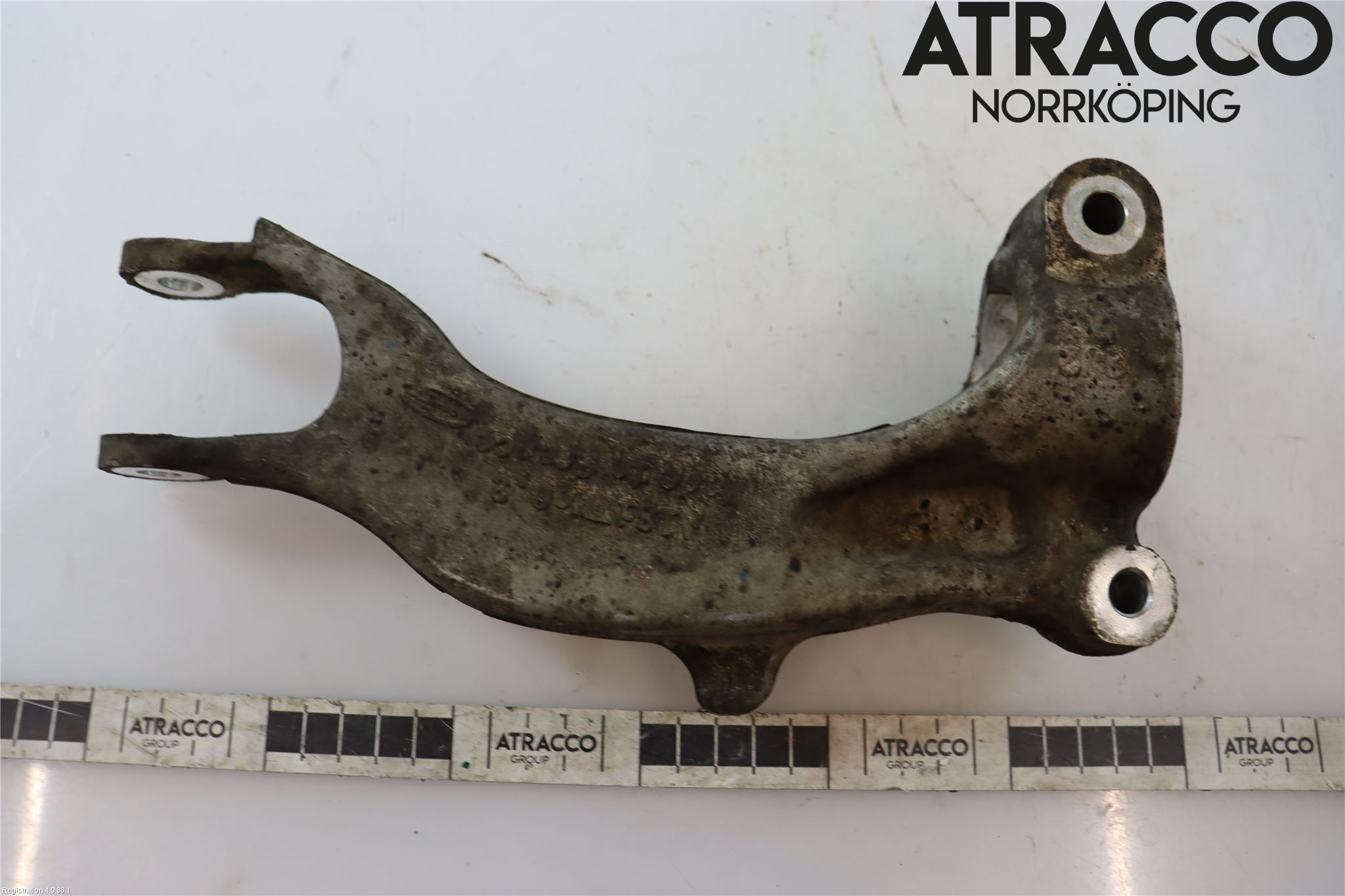 Audi A4/S4 B9 20- Fjäderbenslager Fram