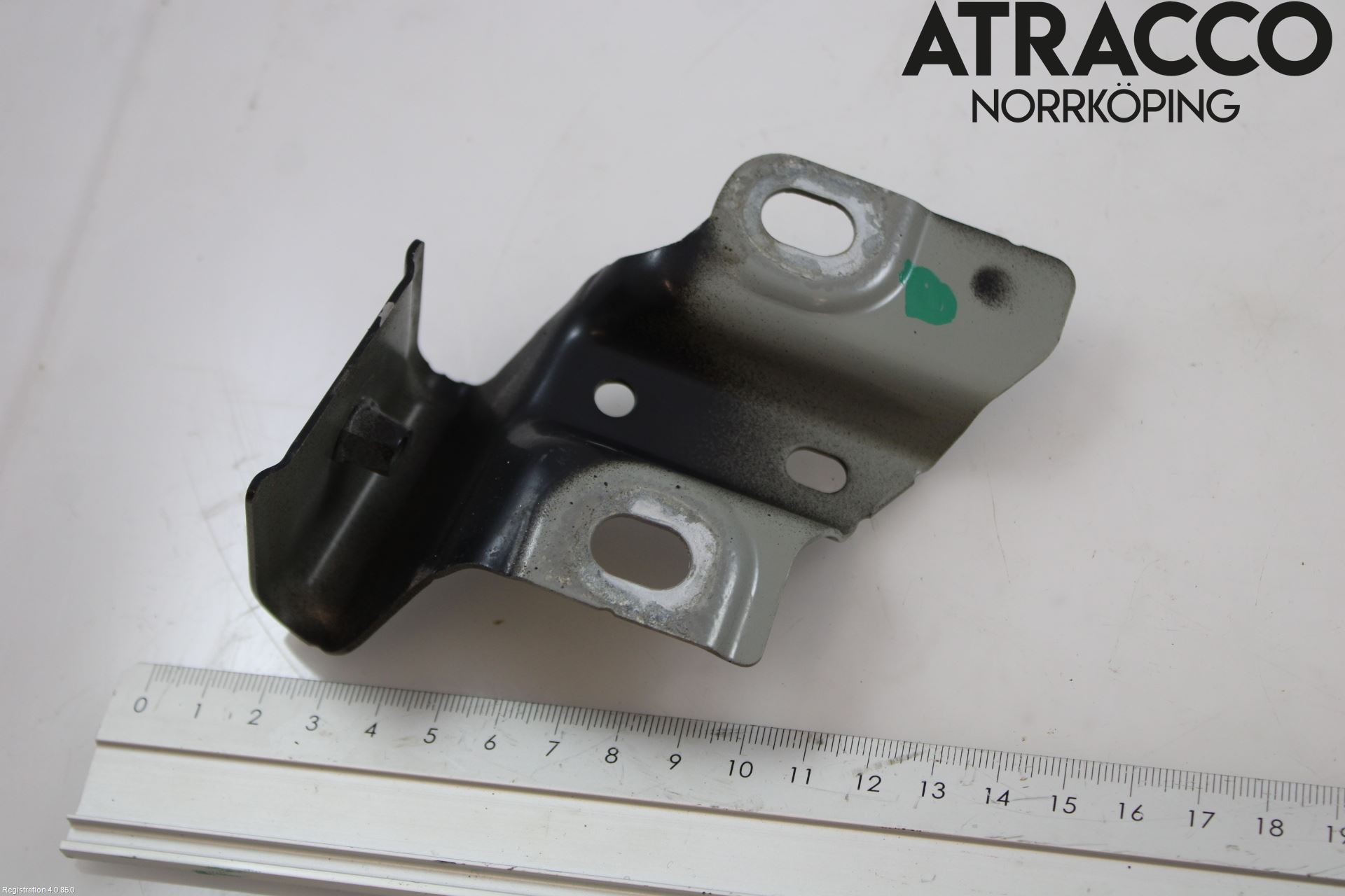 Seat TARRACO 19- Skärmfäste Fram Vä