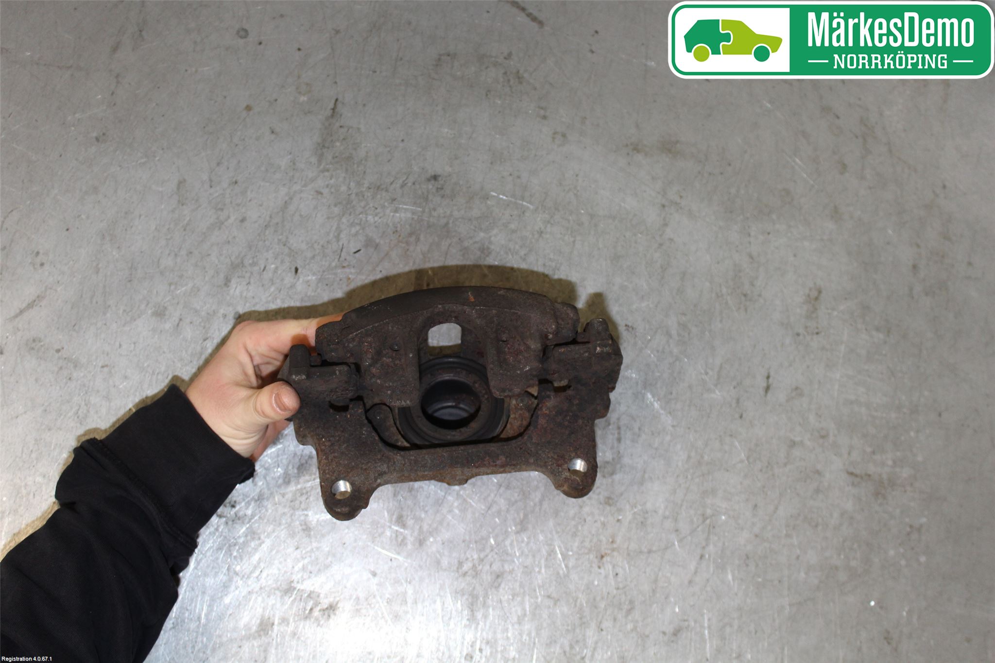 Volkswagen VW PASSAT 11-14 Bromsok Fram Höger