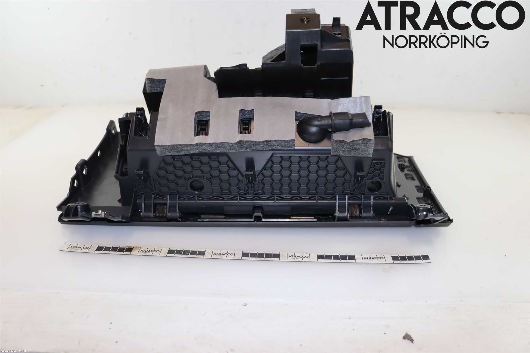 Volkswagen VW TOUAREG CR 18- Handskfack