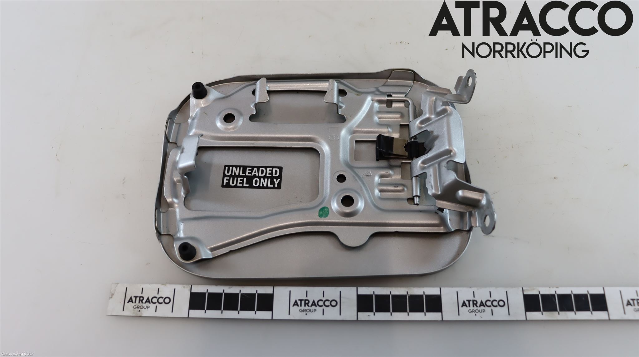 Toyota AVENSIS 09-15 Tanklucka