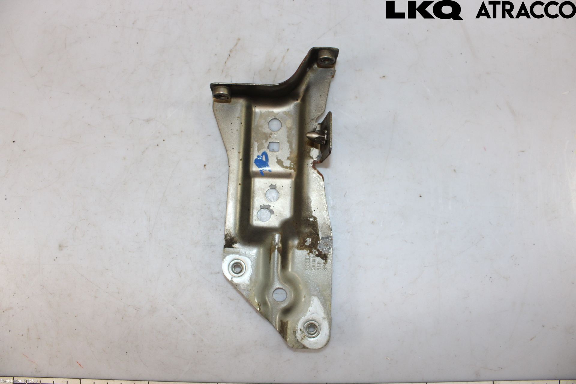 Audi A3/S3 05-13 Skärmfäste Fram Hö