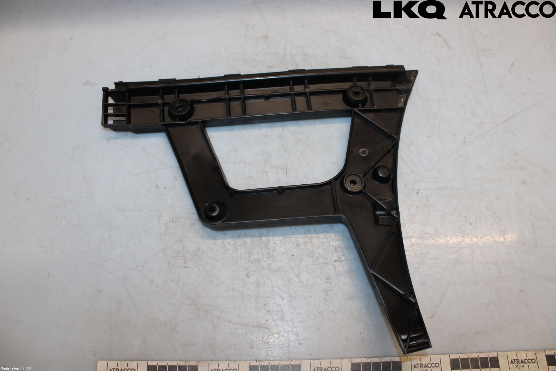 Audi A4 12-15 Stötfångarfäste Bak Vä