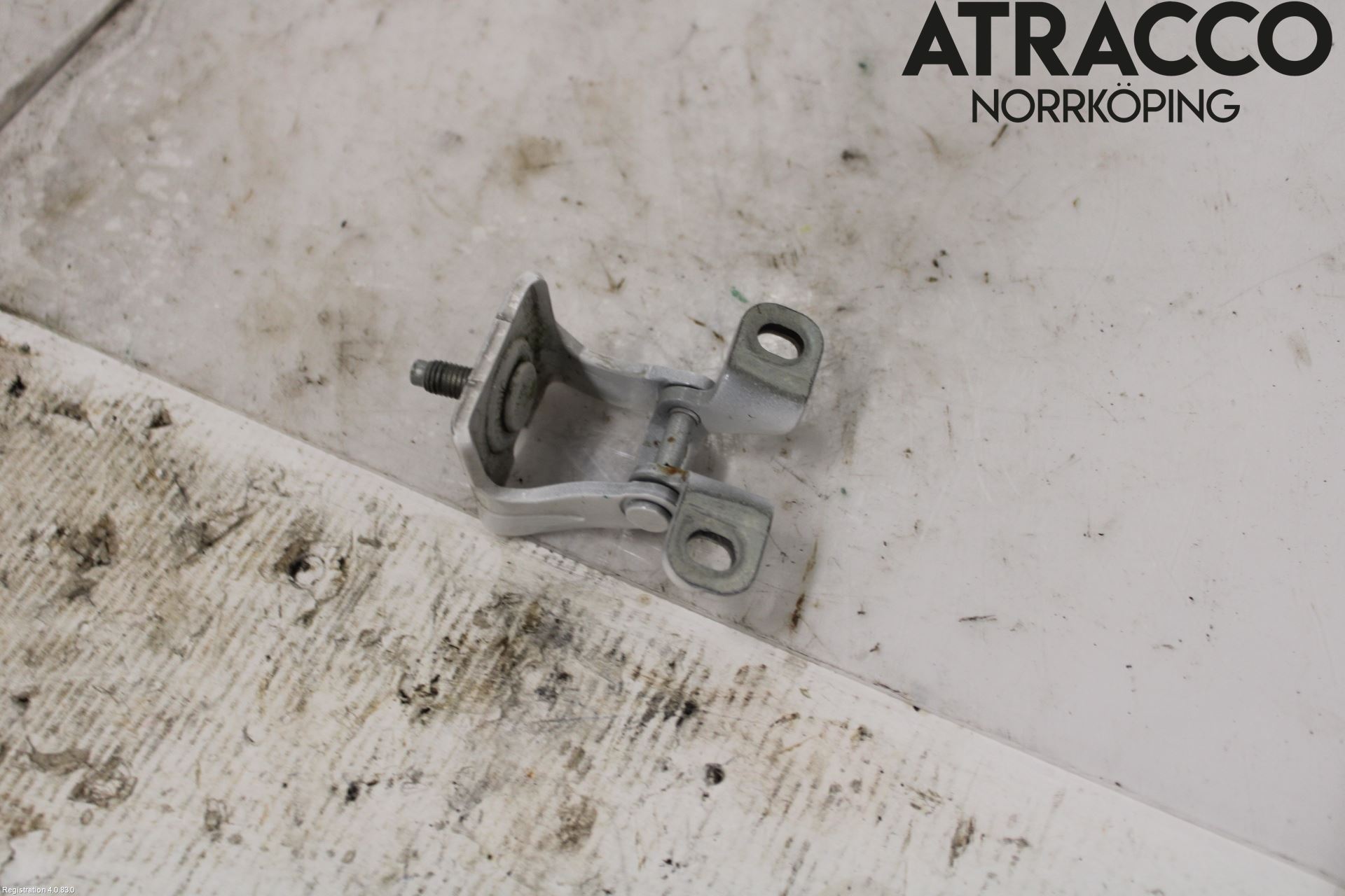 Seat ARONA Bakluckegångjärn Vä