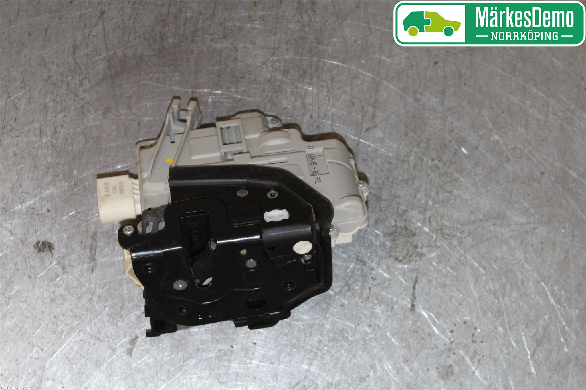 Audi A6 ALLROAD 12-18 Låskista-Dörrlås