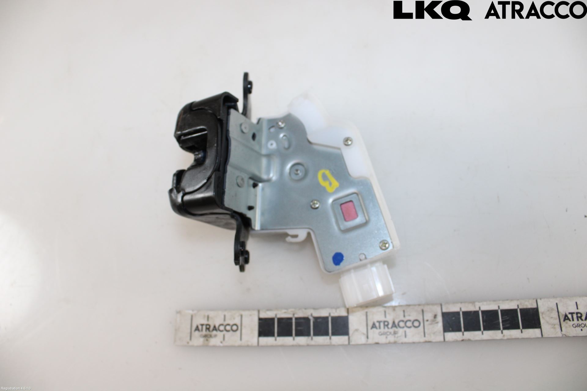 Toyota YARIS CROSS XP21 21- Låskista Baklucka