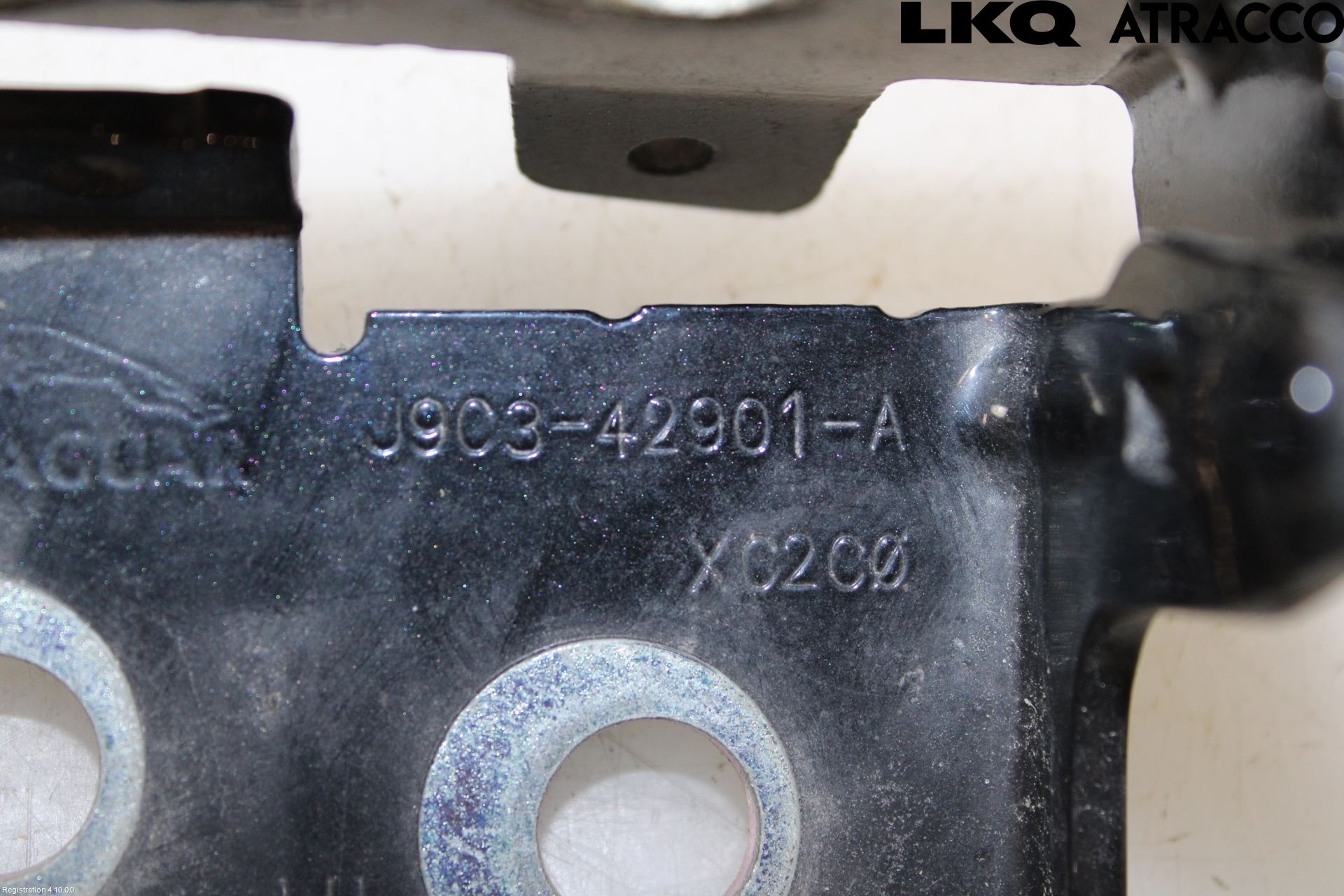 Jaguar E-PACE 17- Bakluckegångjärn Vä