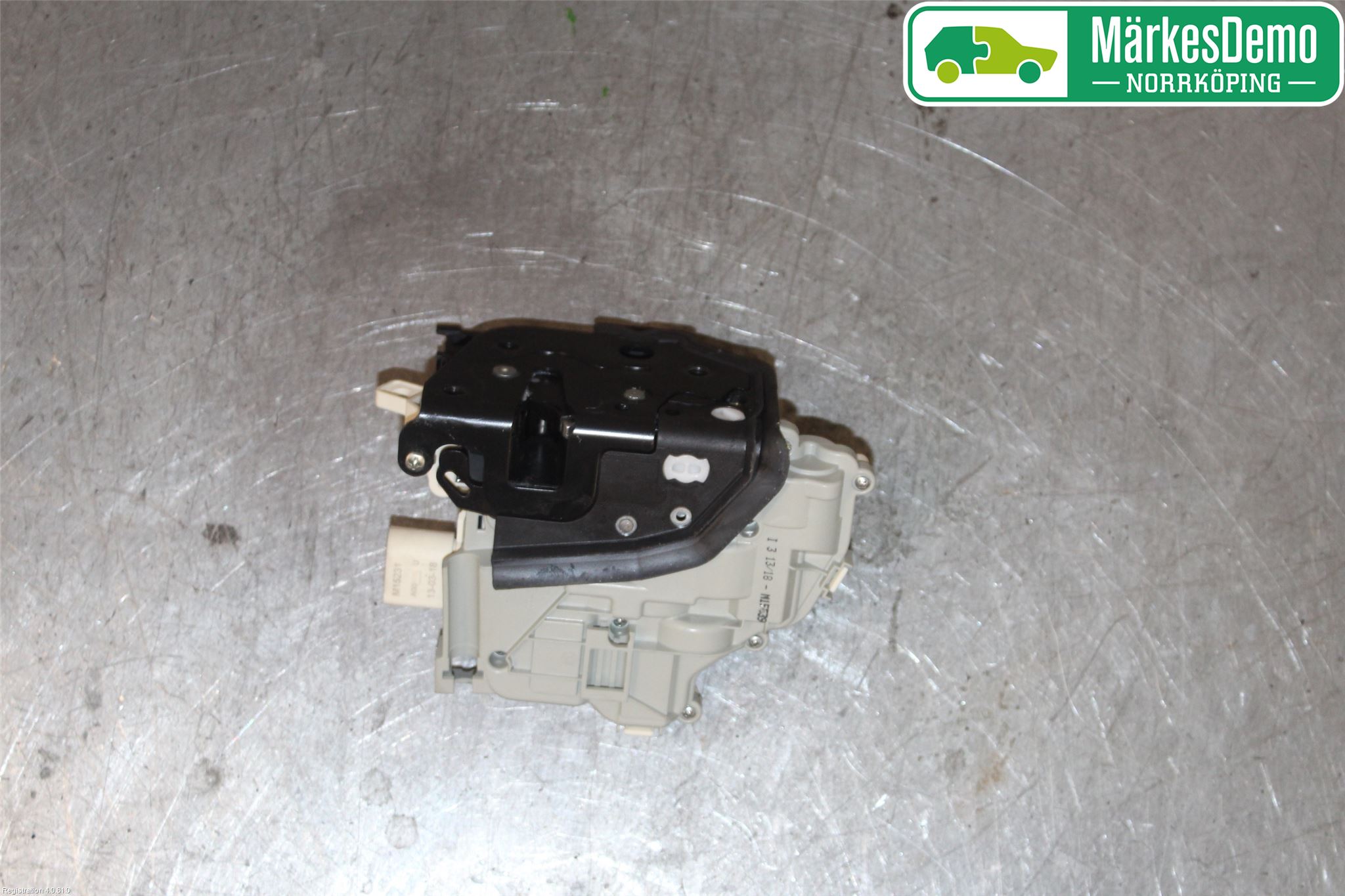 Audi A4/S4 B9 16-19 Låskista-Dörrlås