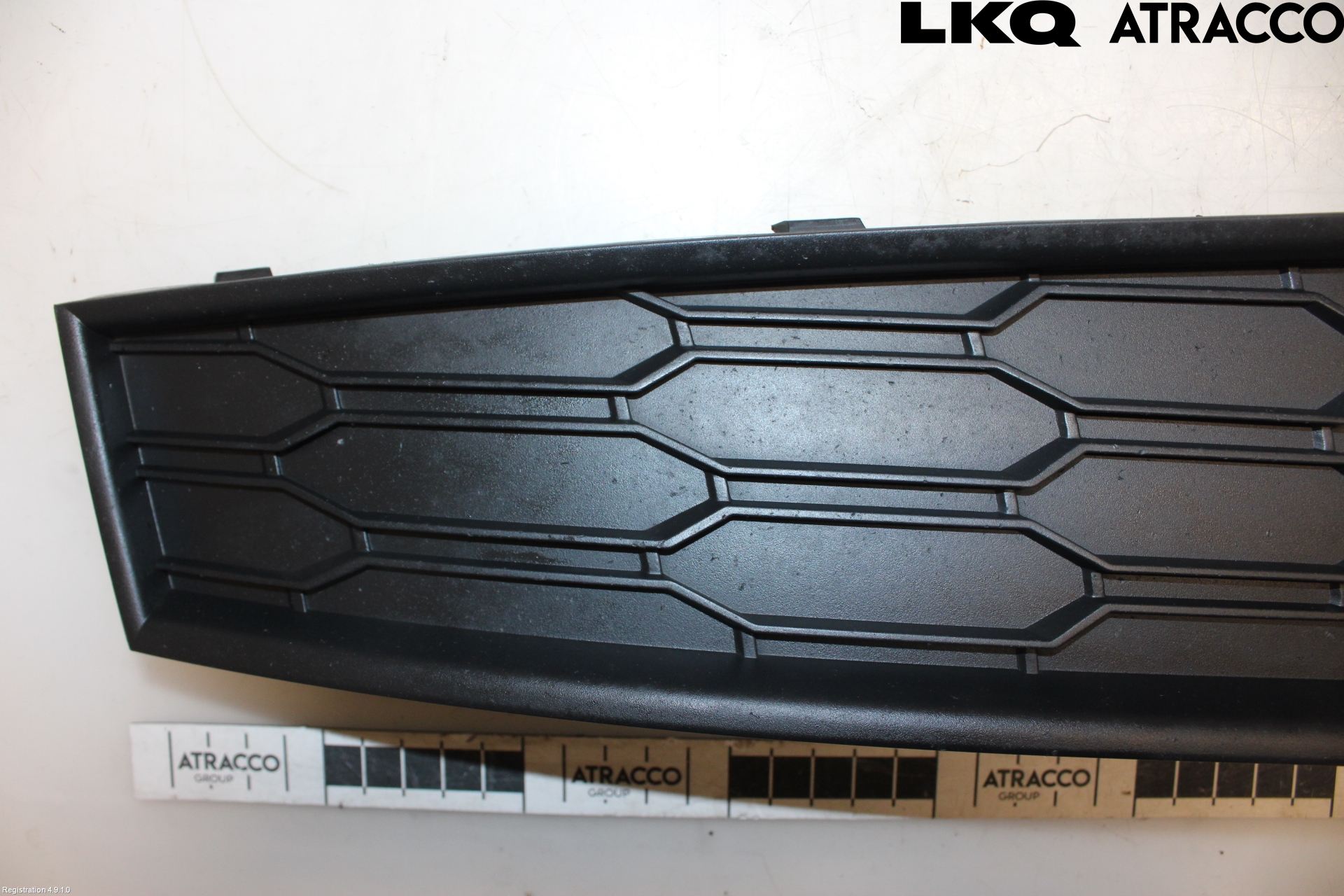 Skoda SCALA 19- Grilldel Vänster