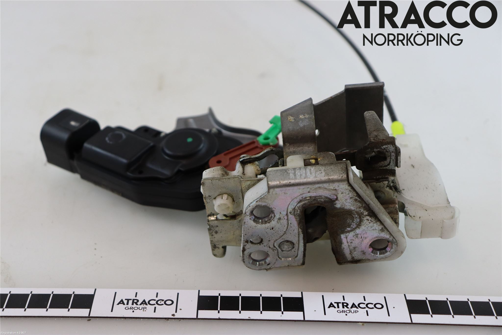 Toyota AYGO 06-14 Låskista-Dörrlås