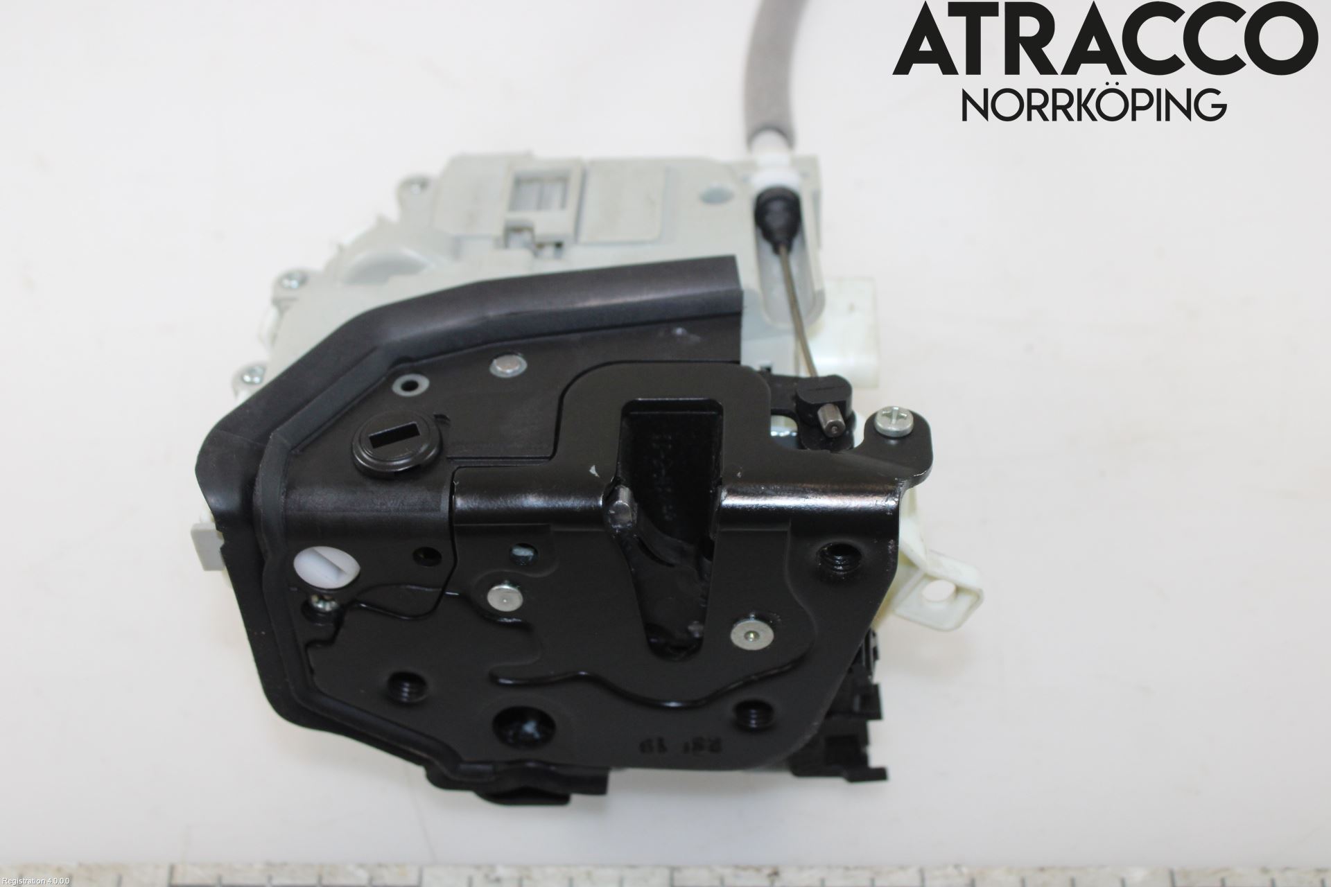 Audi A4/S4 B9 20- Låskista-Dörrlås