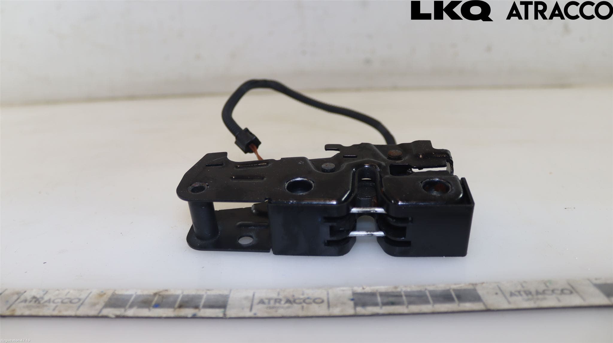 Volkswagen VW GOLF V 04-09 Huvlås