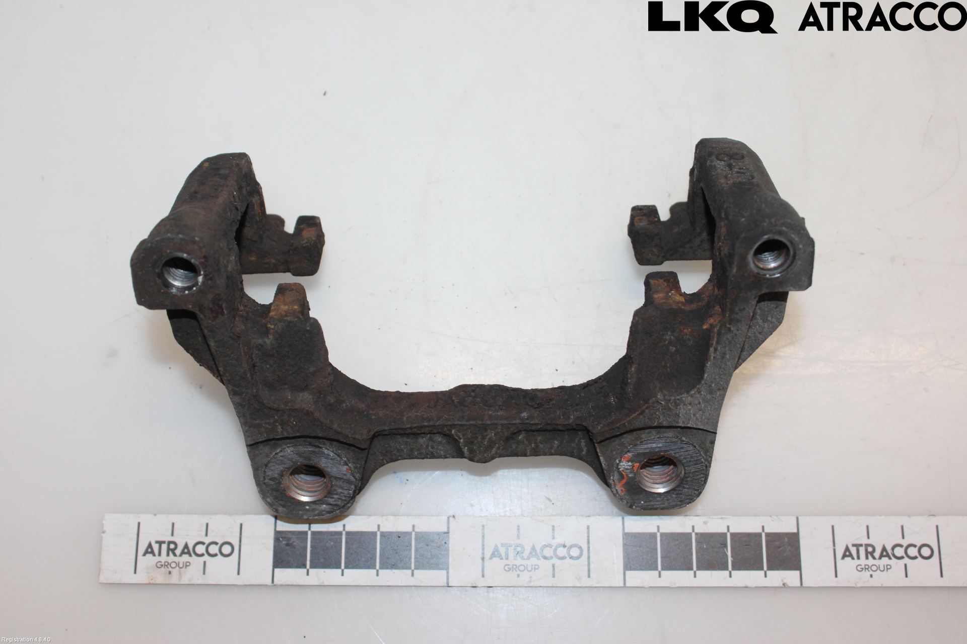 Jaguar XJ X351        10- Bromsokshållare