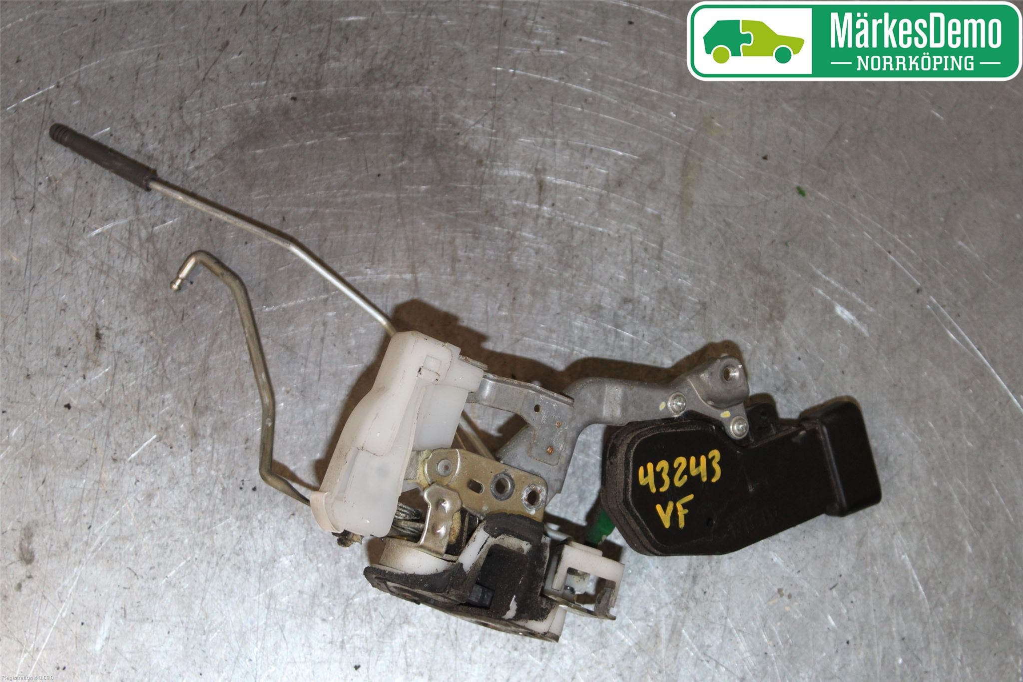 Toyota AYGO 06-14 Låskista-Dörrlås