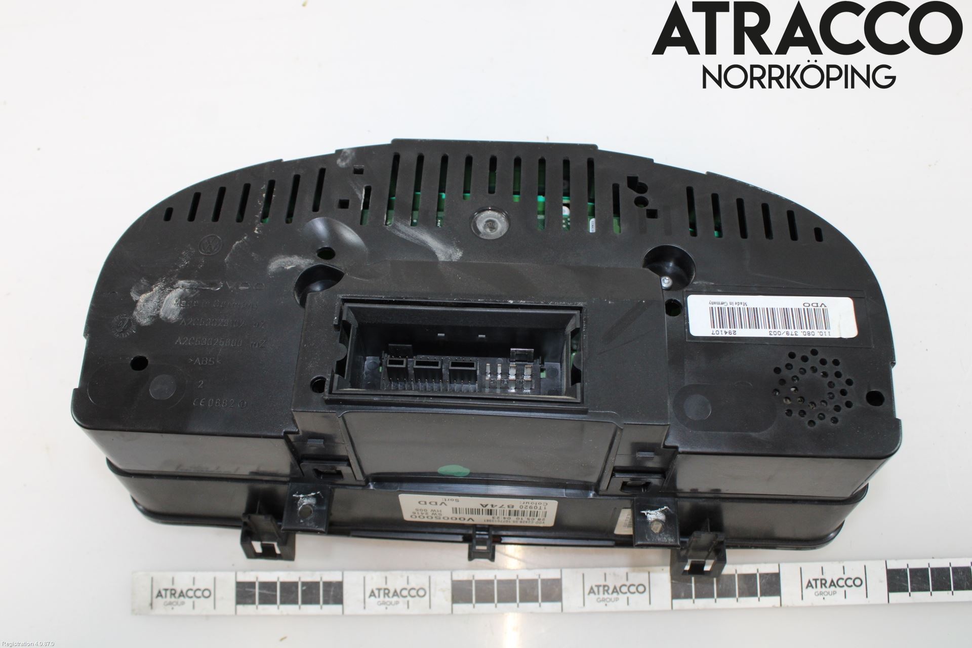 Volkswagen VW CADDY      04-10 Instrument Komb