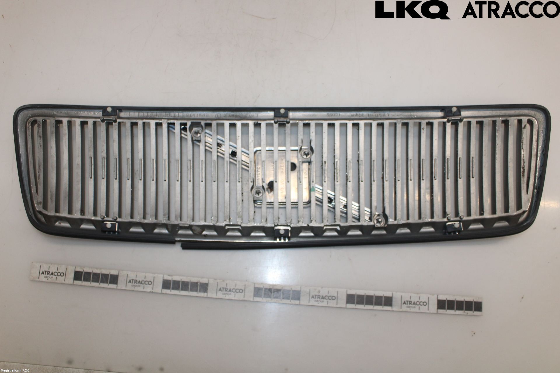 Volvo S70/V70/XC  97-00 Grill Komp