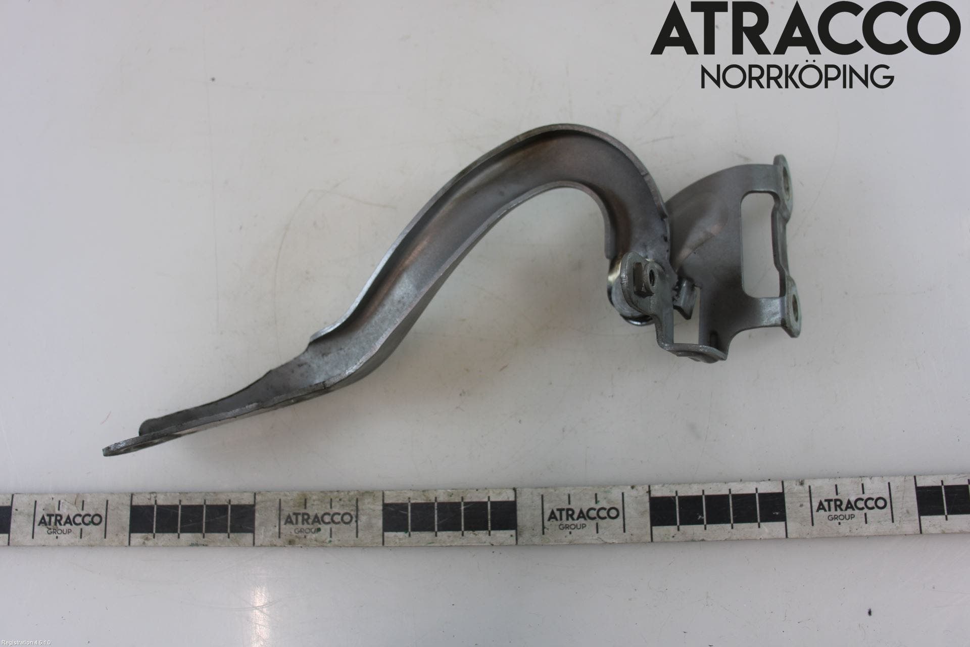 Toyota AYGO 06-14 Huvgångjärn