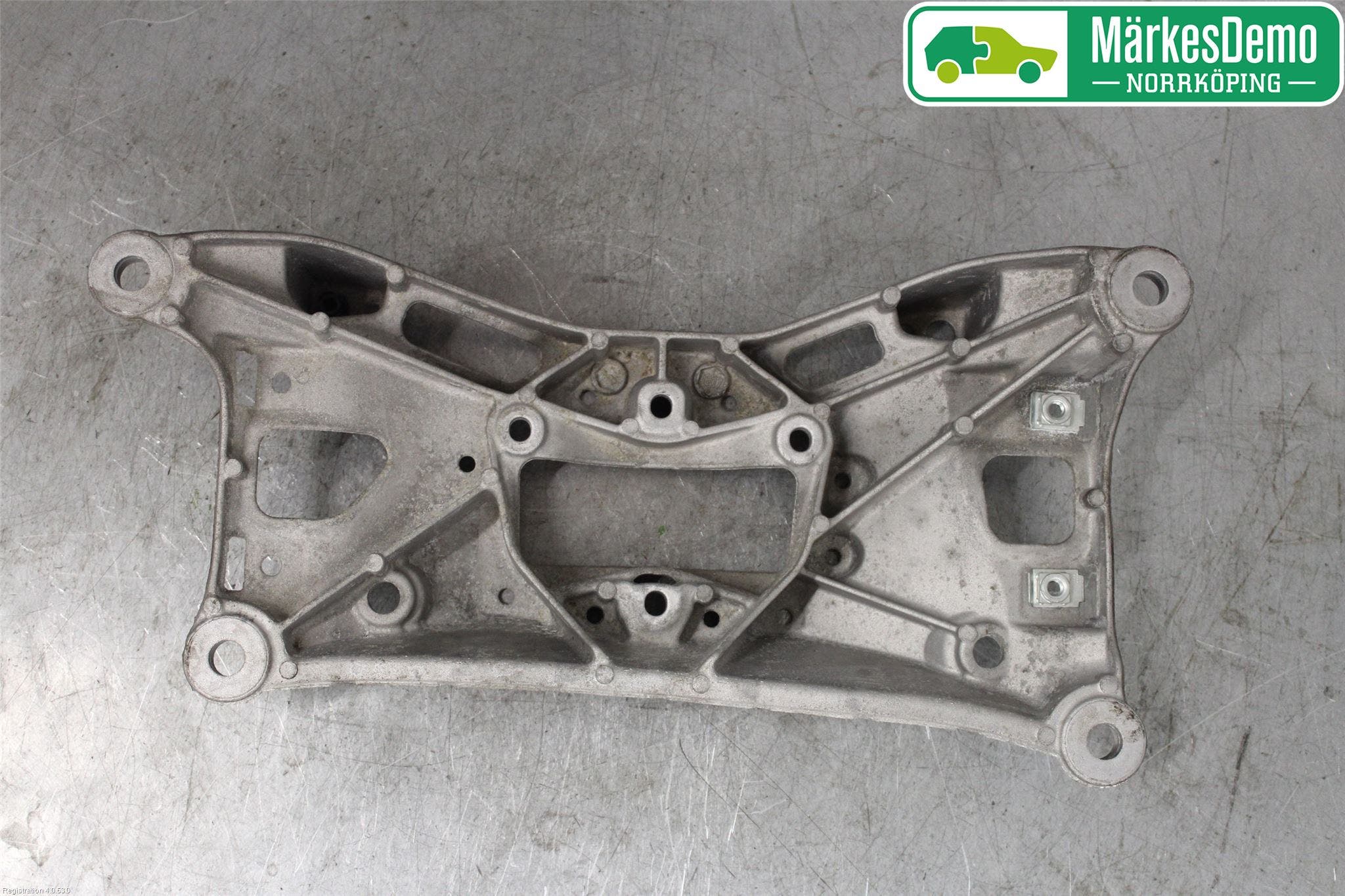 Audi A4/S4 B9 16-19 Växellådsbalk