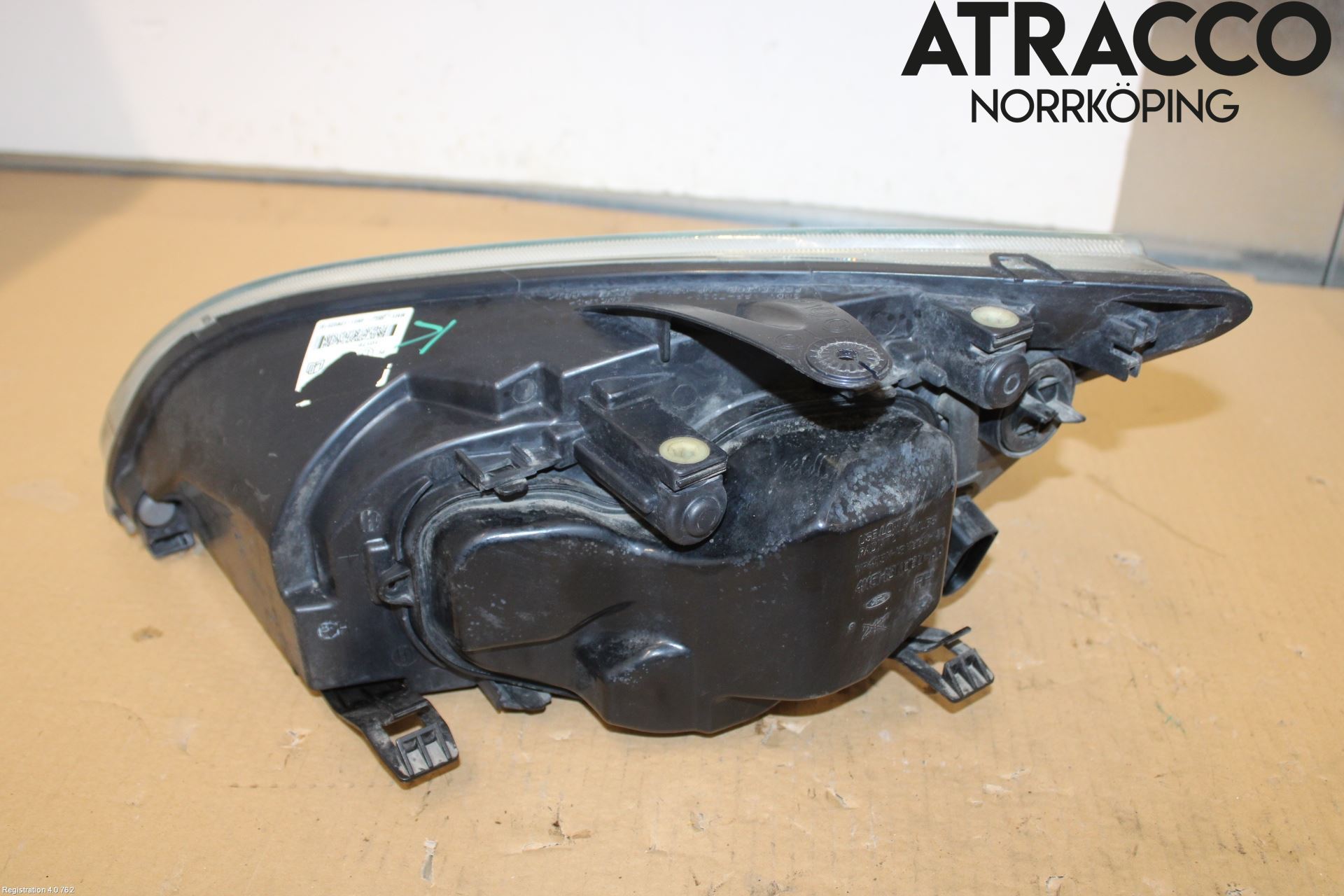 Ford FOCUS     04-07 Strålkastare Höger