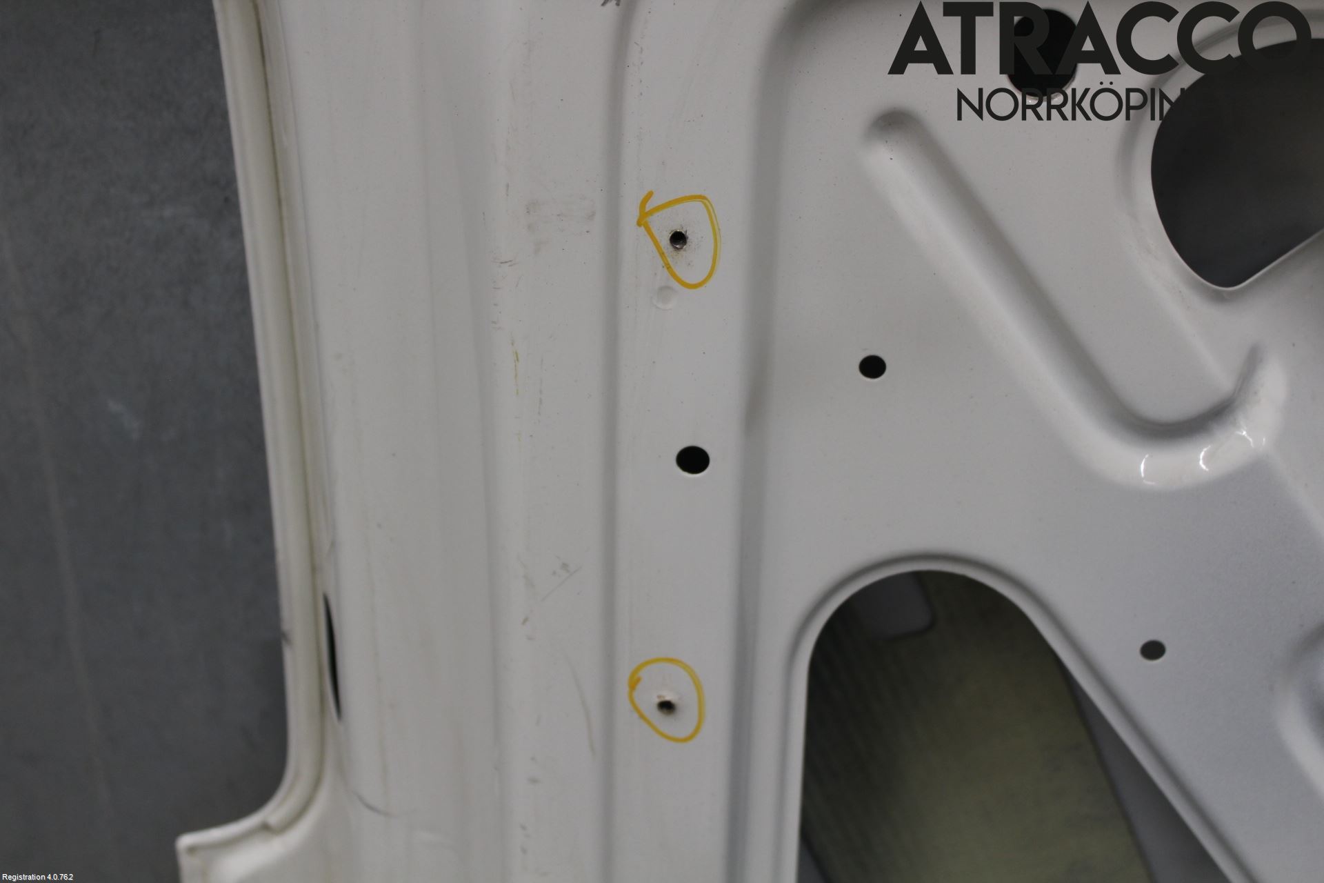 Volkswagen VW CADDY      04-10 Dörr Bak Van-Skåp Höger