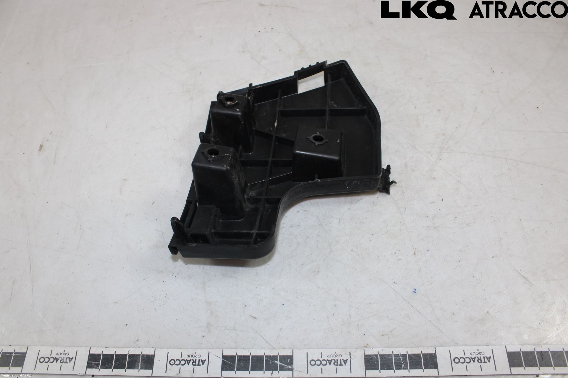 Volvo V60 11-13 Stötfångarfäste Bak Hö