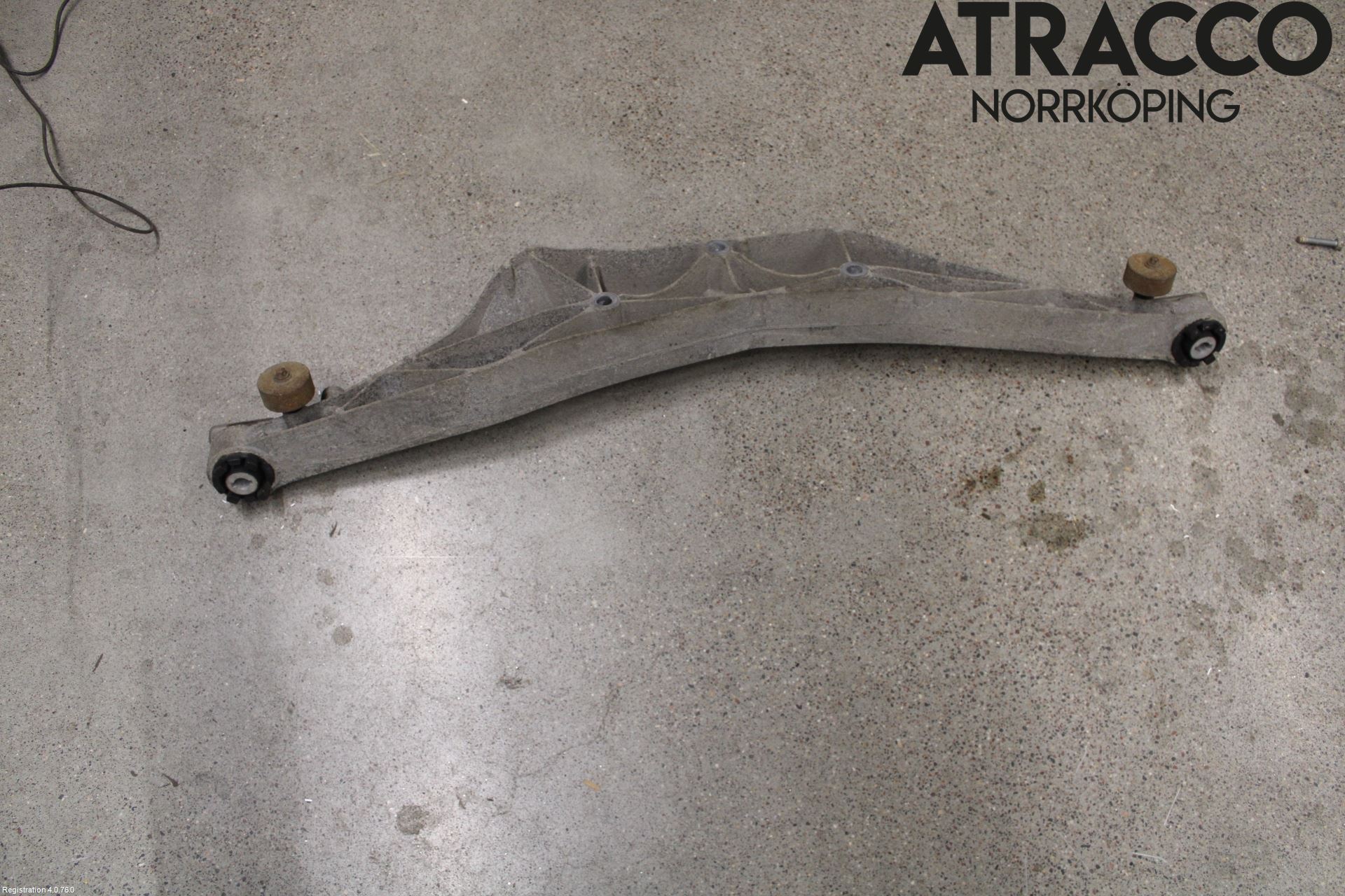 BMW X1 F48 15-22 Bakaxelbalk