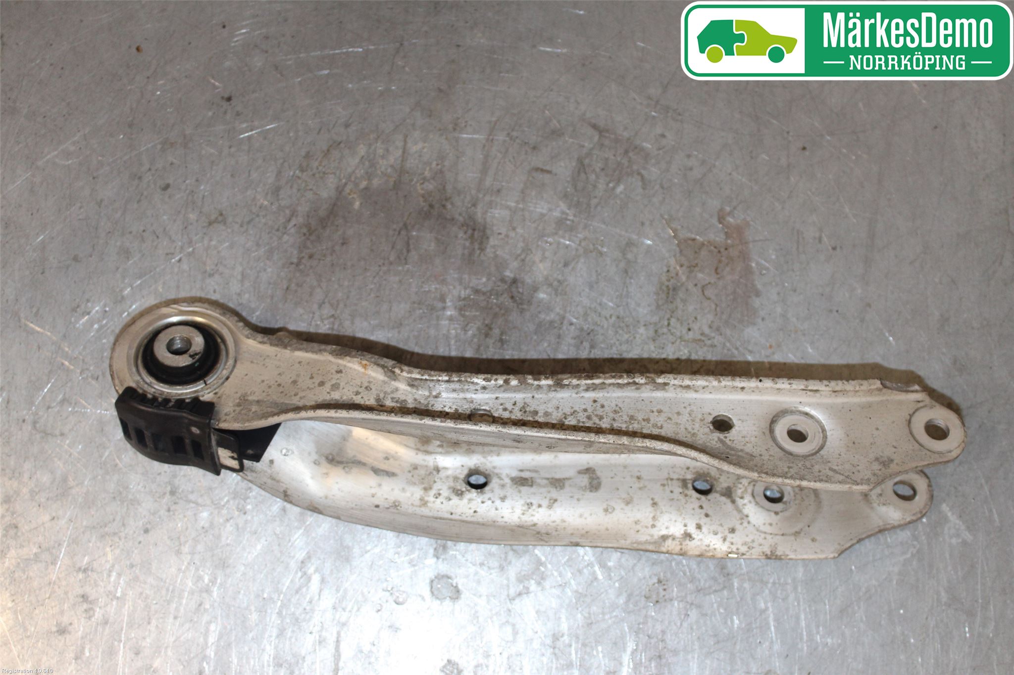 Audi A6 F2/C8 19- Bärarm Bak Höger