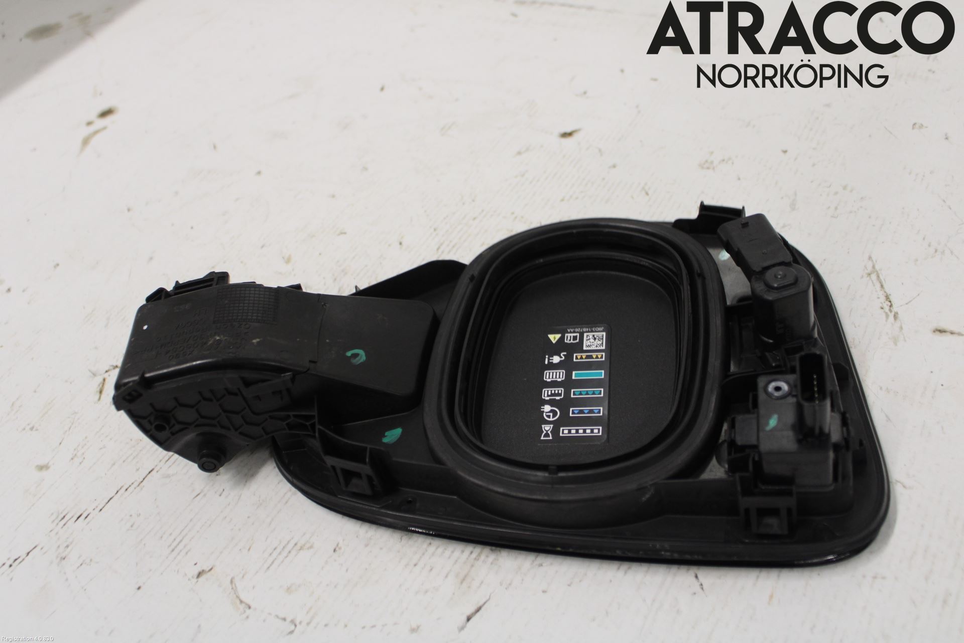 Jaguar I-PACE 18- Tanklucka