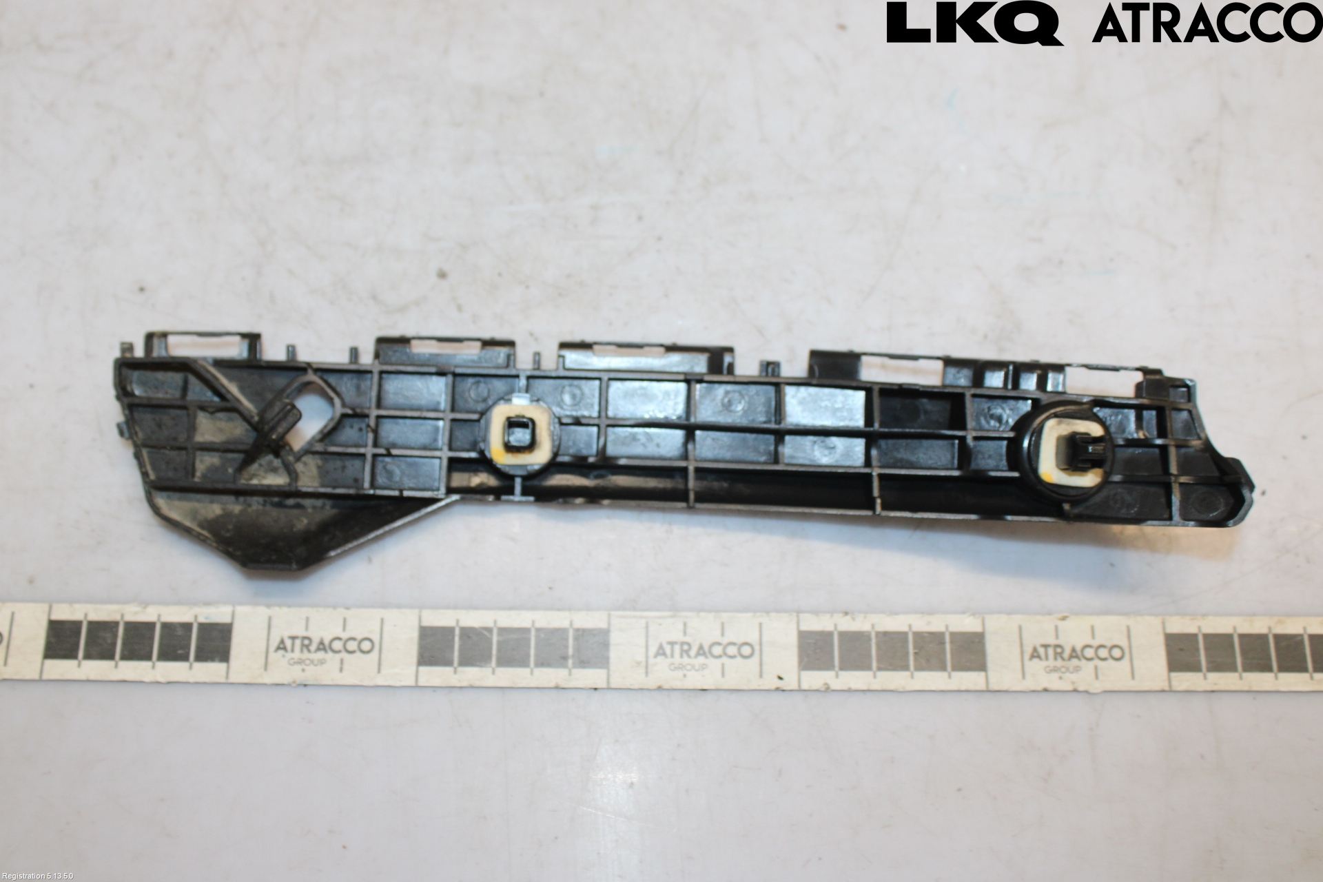 Toyota YARIS XP130 12-14 Stötfångarfäste Bak Hö