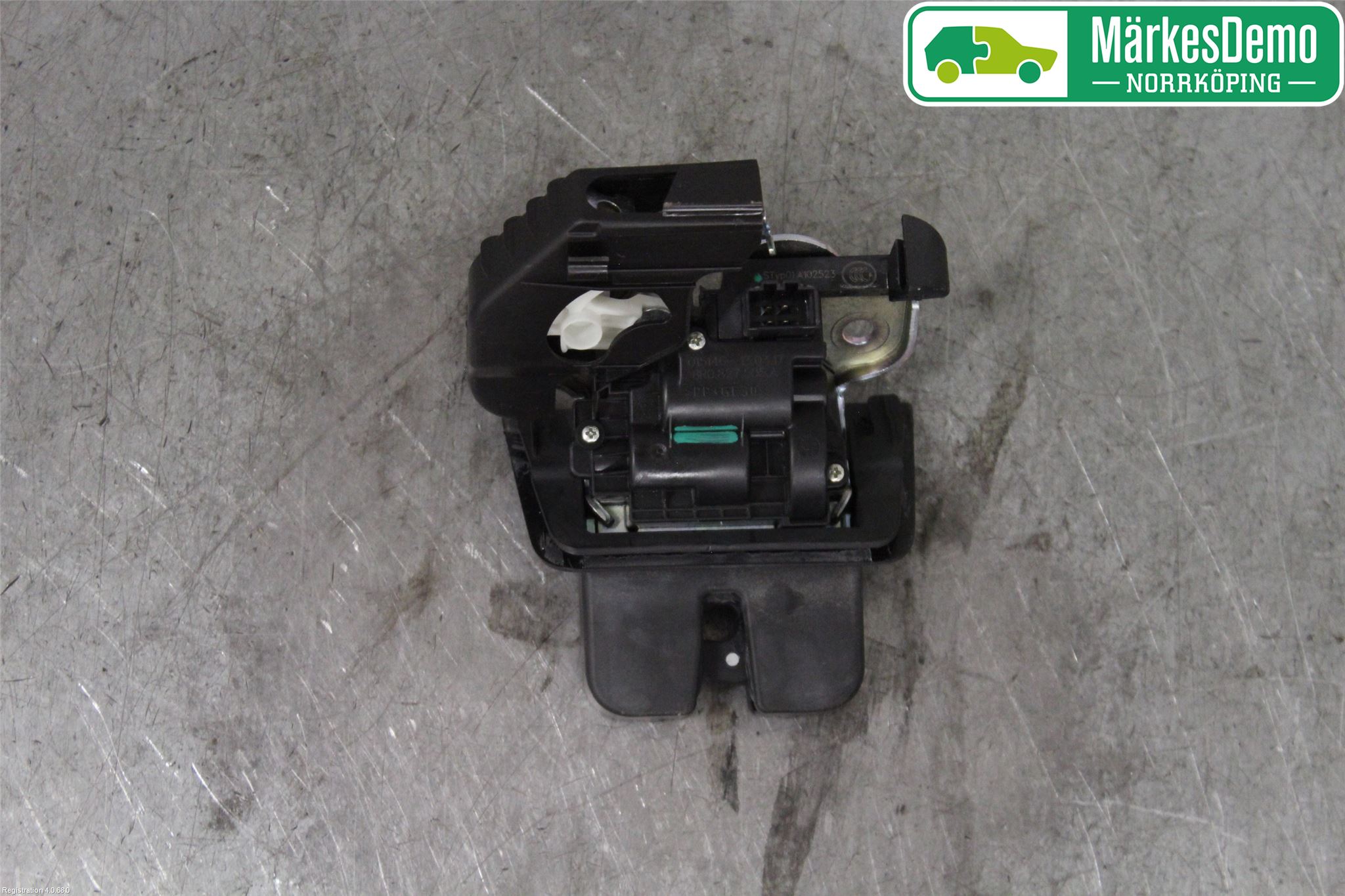 Audi A6 ALLROAD 12-18 Låskista Baklucka