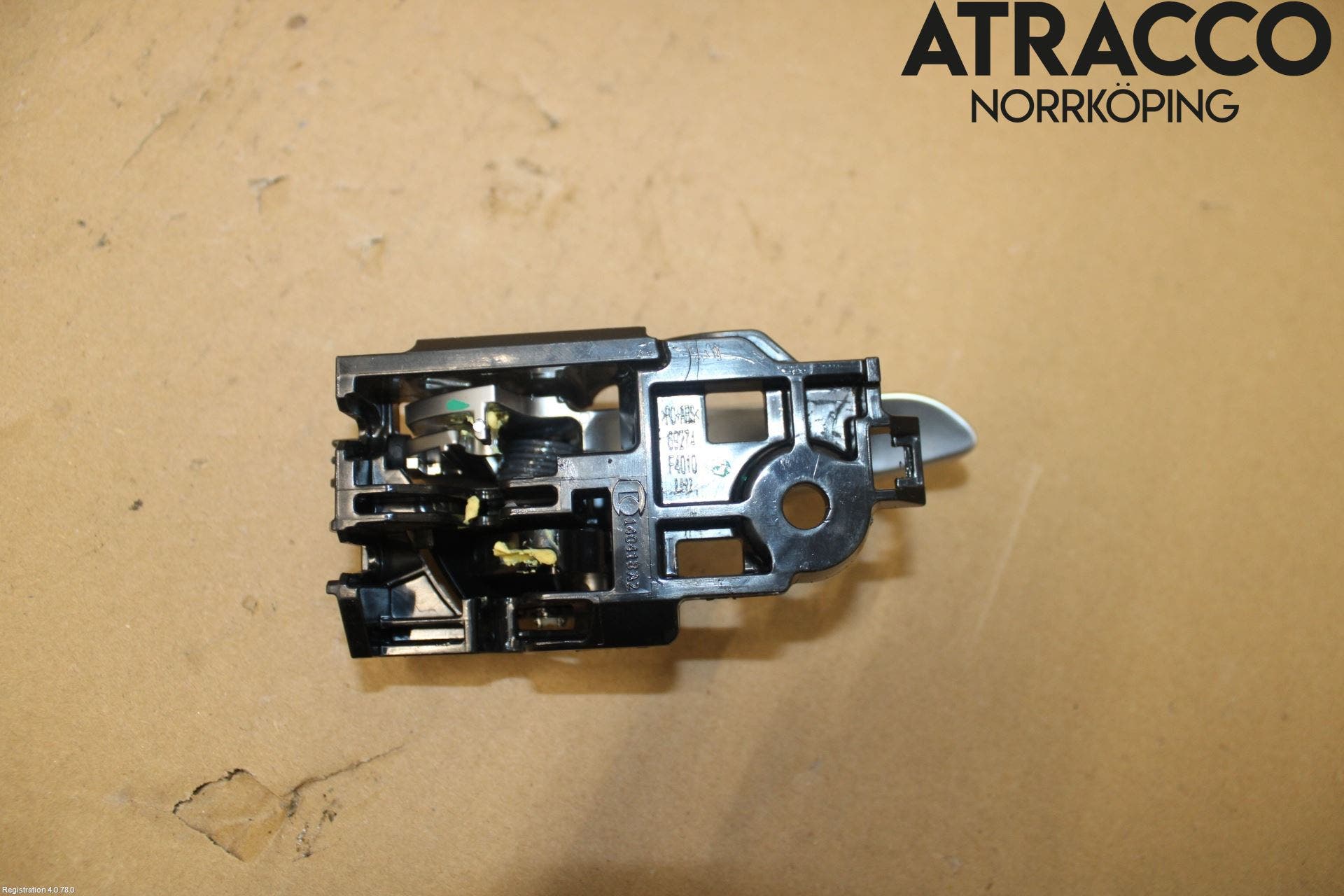 Toyota C-HR 16-23 Dörrhandtag Inre Vä