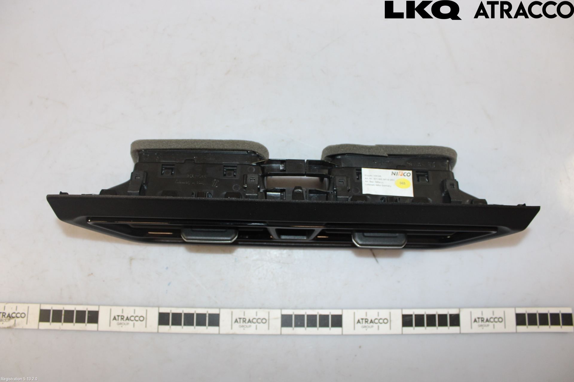 Volkswagen VW TIGUAN 24- Defrosterkanal-Munstycke