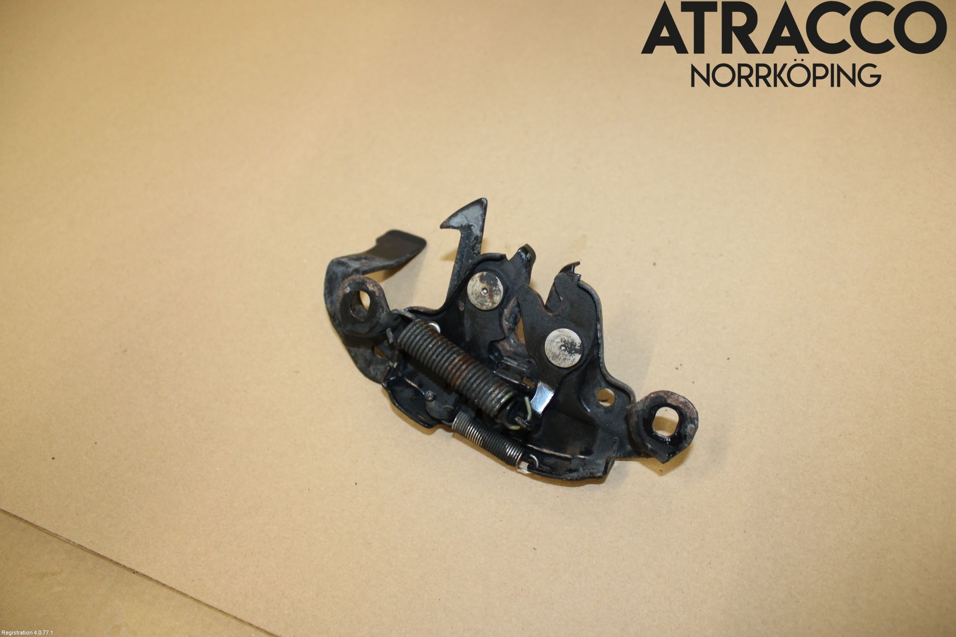 Nissan NAVARA 98-05 Huvlås