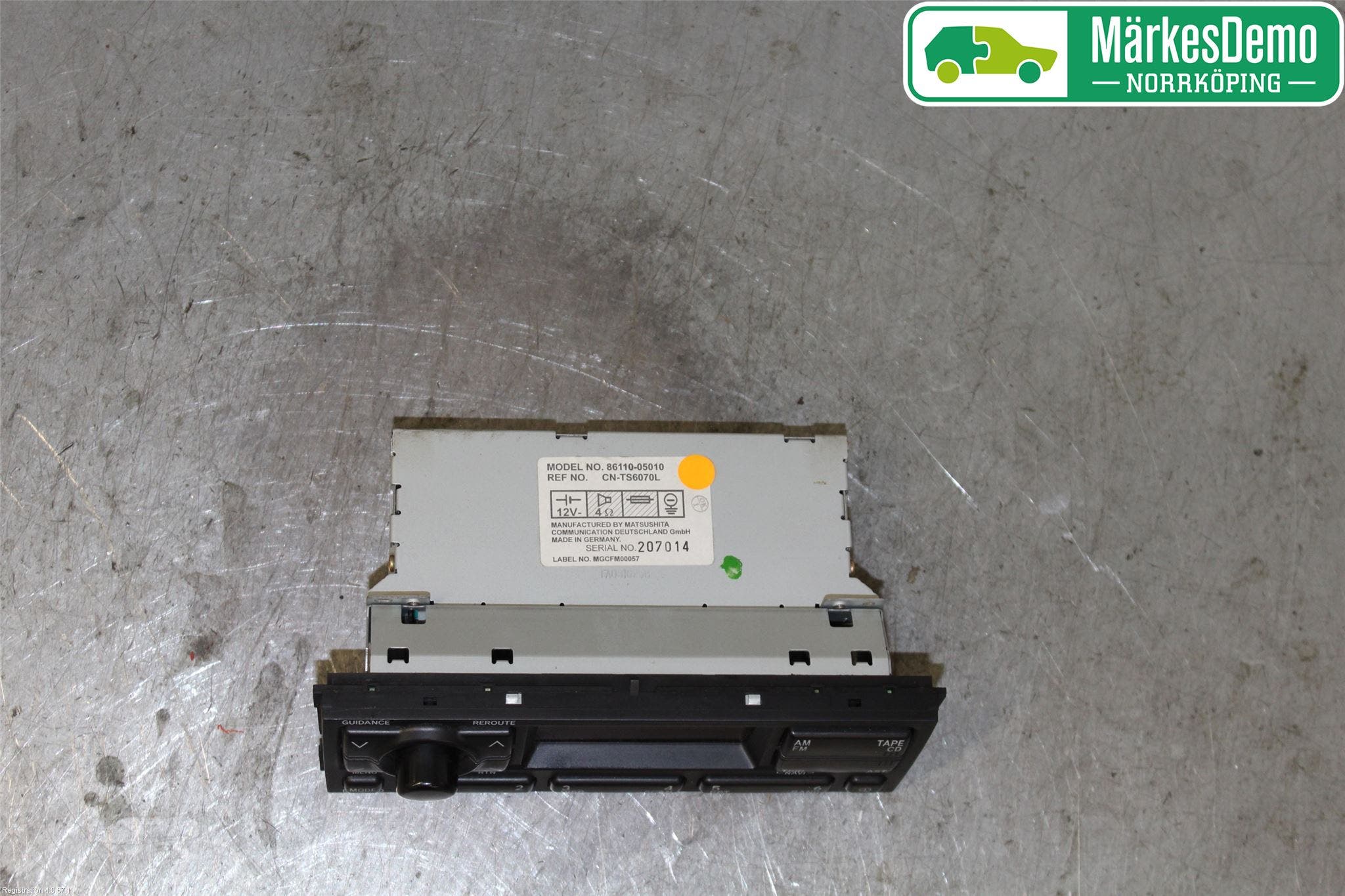 Toyota AVENSIS 98-02 Radio