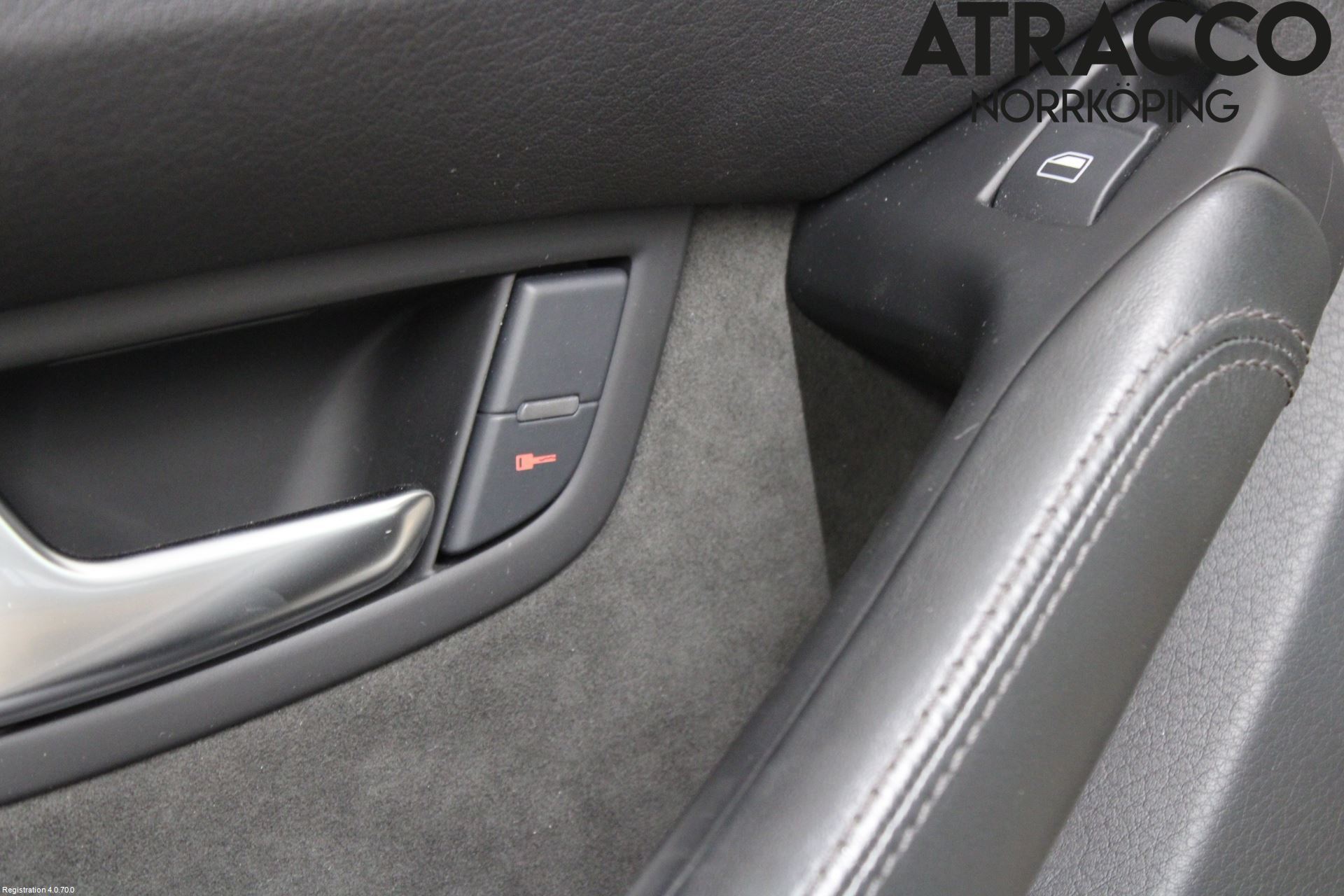 Audi A8/S8 4E  02-09 Dörrklädsel Vä