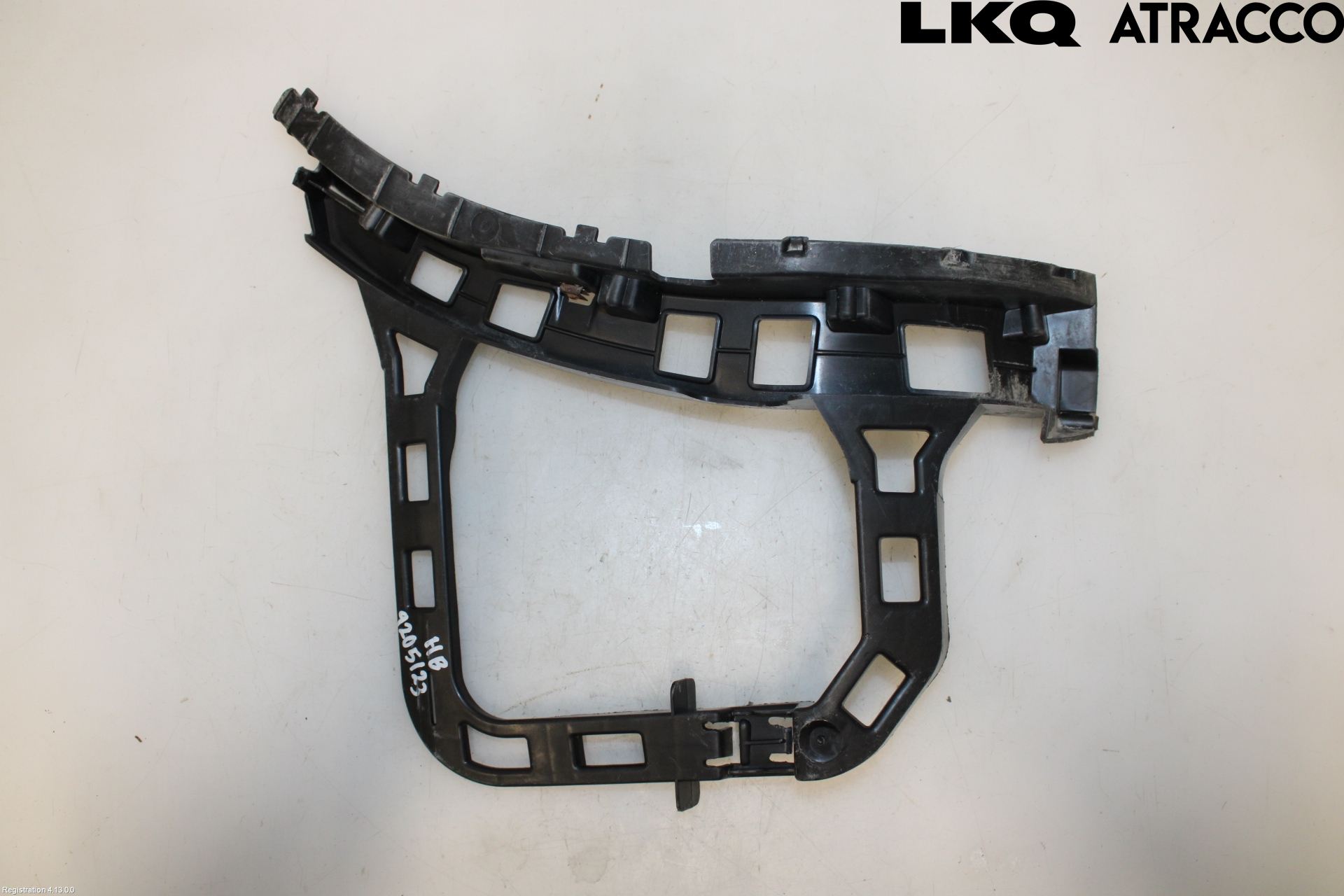 Volkswagen VW PASSAT 11-14 Stötfångarfäste Bak Hö